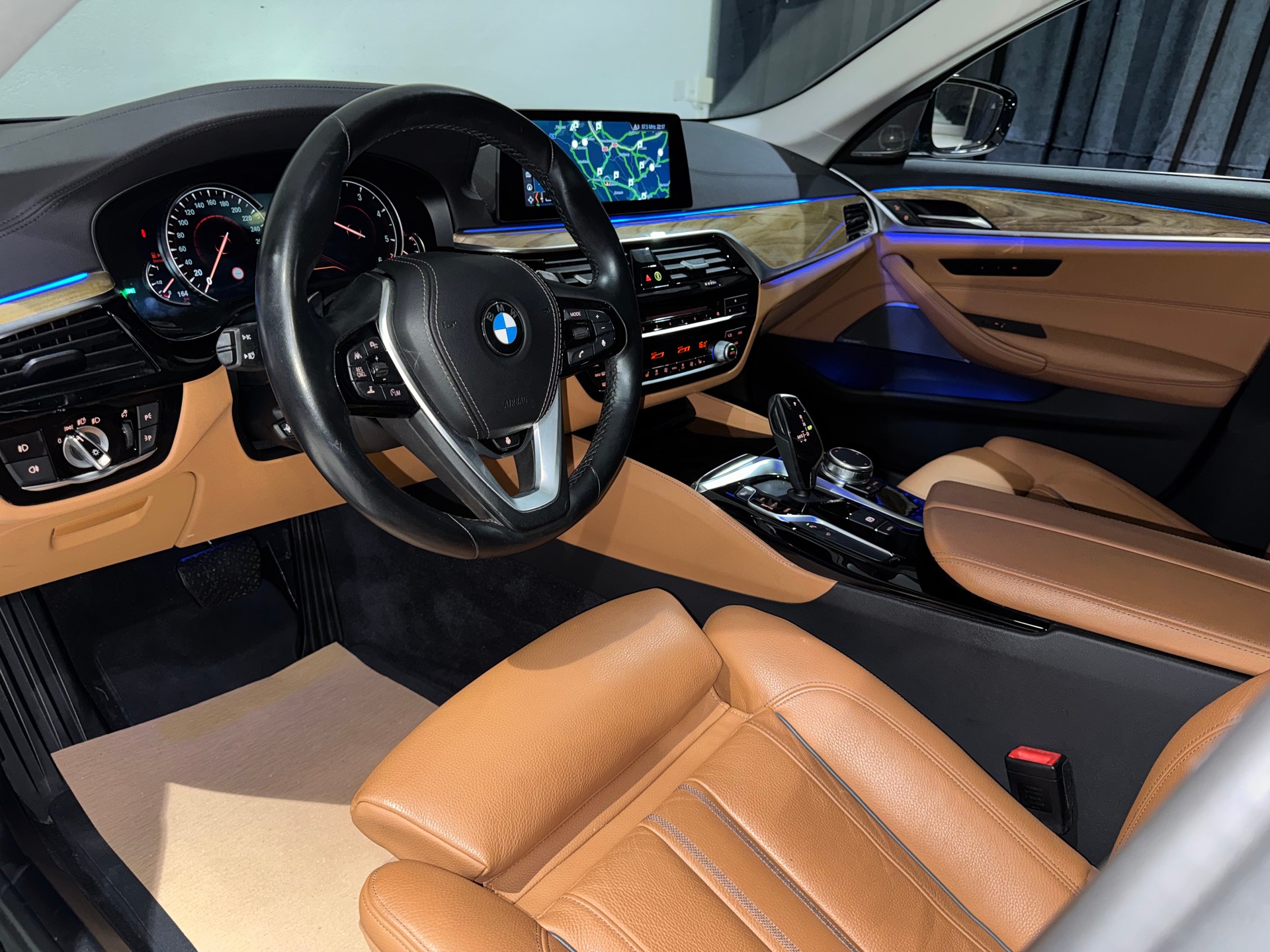 BMW 530d xDrive Luxury Line Steptronic | 1.Hand | CH |-image-14