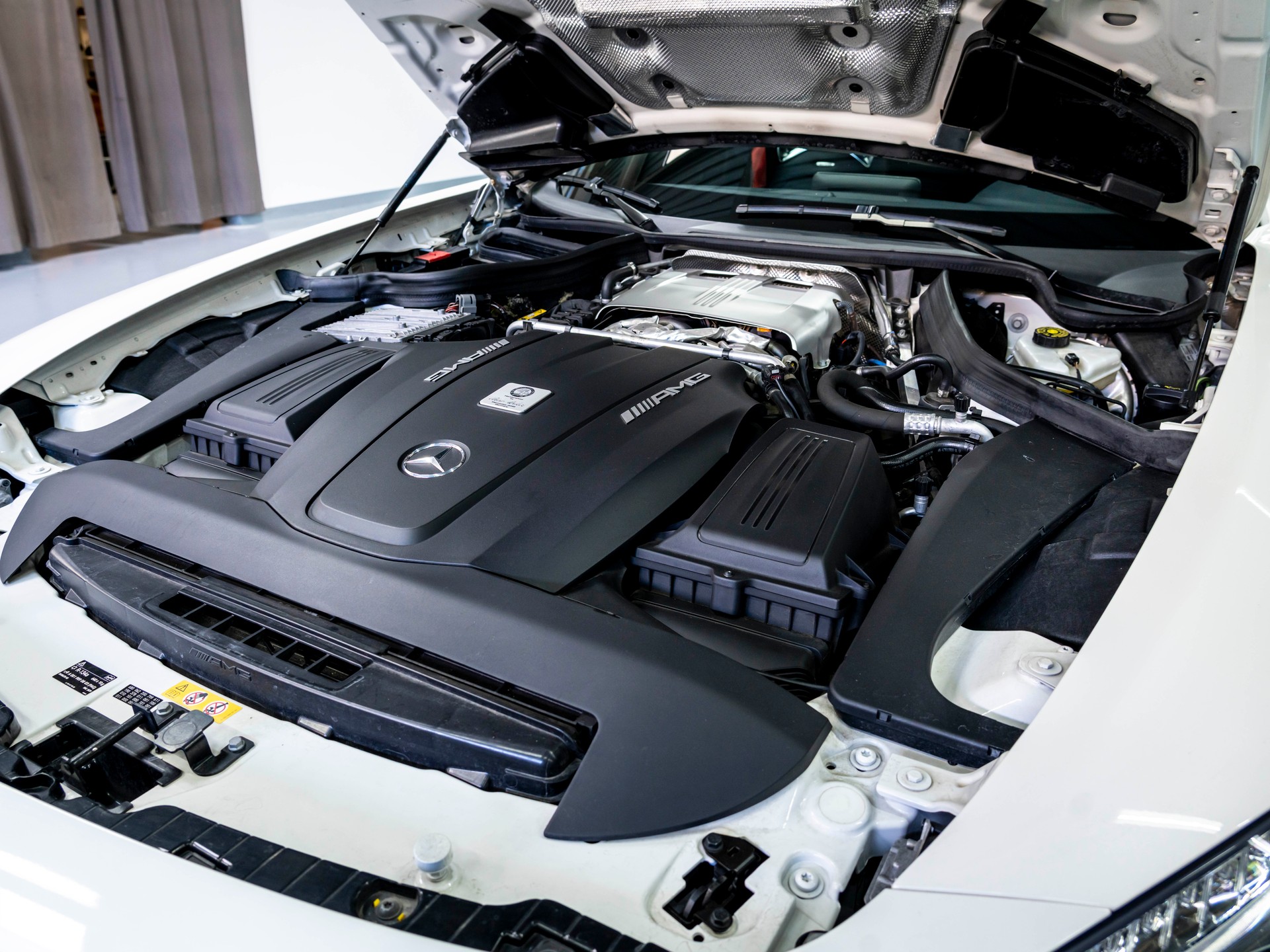 MERCEDES-BENZ AMG GT S Edition 1 Speedshift DCT-image-21