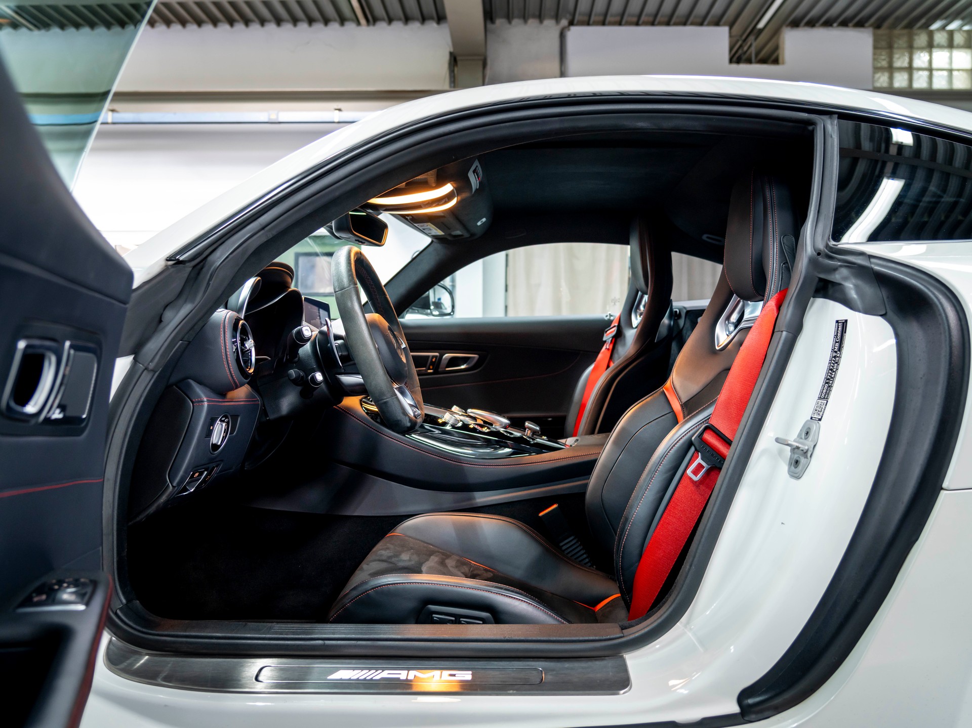 MERCEDES-BENZ AMG GT S Edition 1 Speedshift DCT-image-12