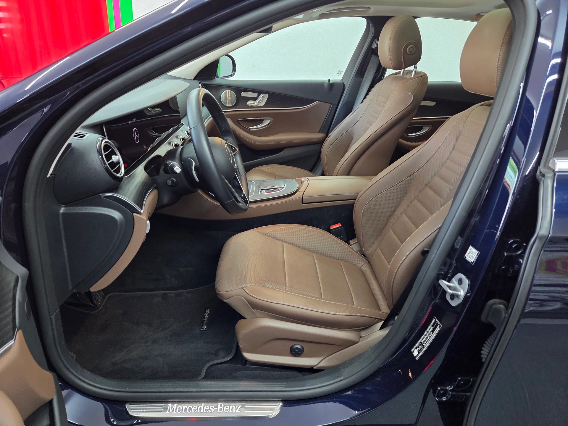 MERCEDES-BENZ E 220 d Avantgarde 9G-Tronic-image-10