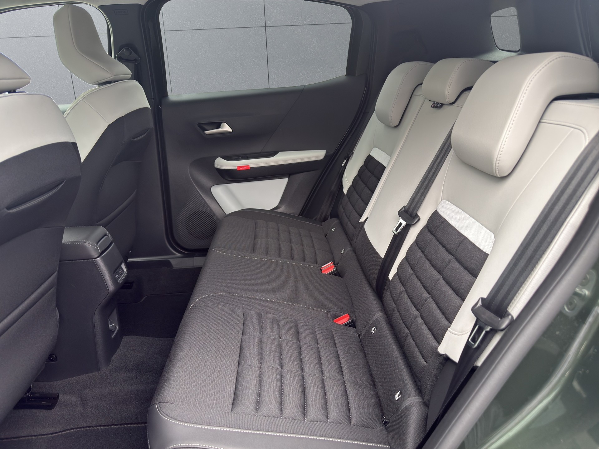 CITROEN C3 Aircross 1.2 Hybrid Plus-image-10