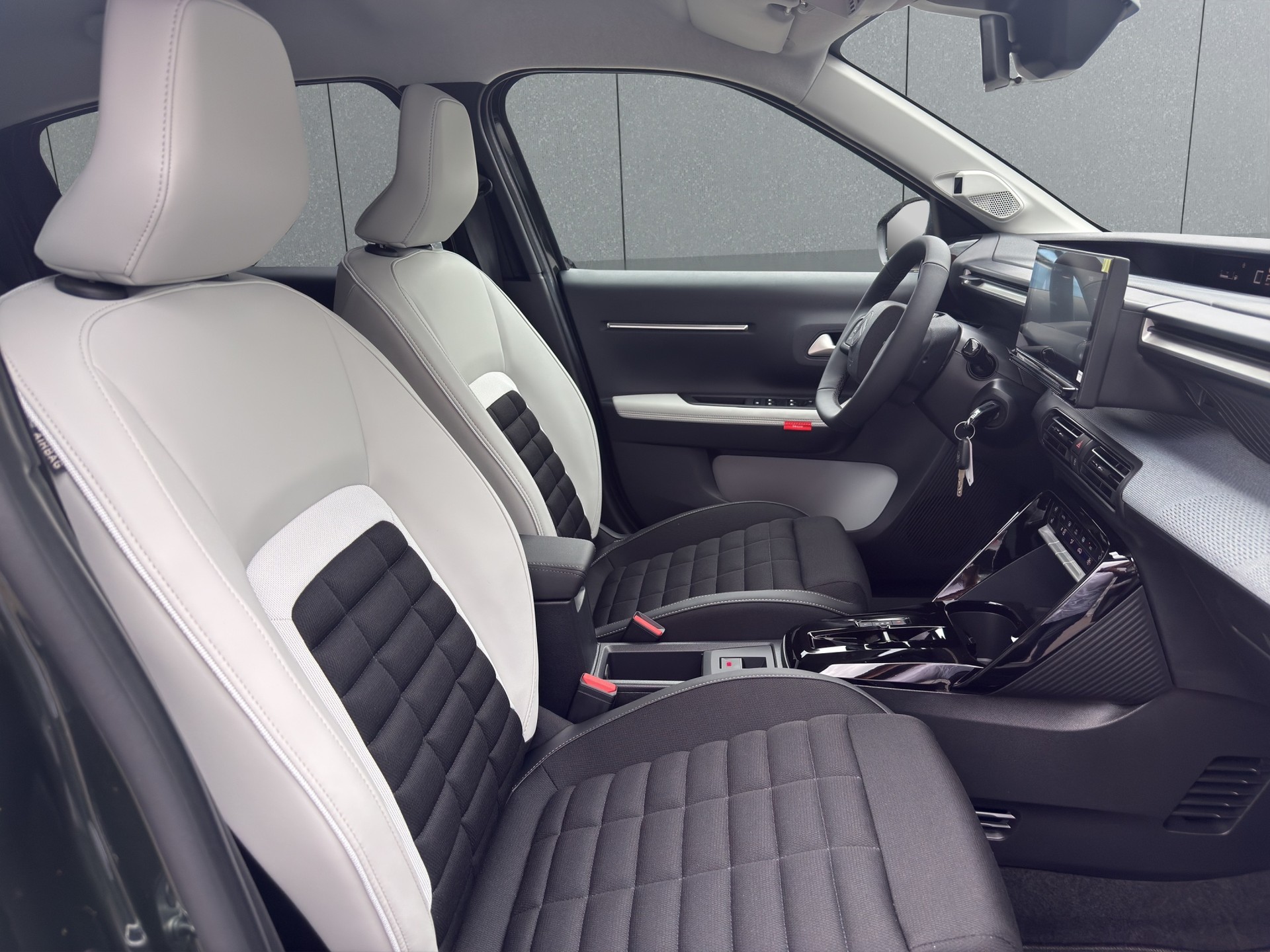 CITROEN C3 Aircross 1.2 Hybrid Plus-image-14