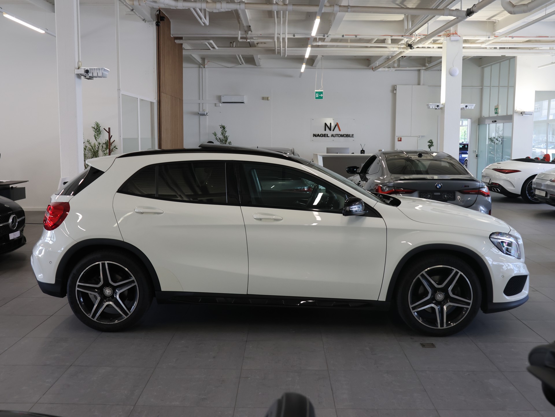 MERCEDES-BENZ GLA 250 4Matic 7G-DCT *Sitzheizung* *Rückfahrkamera* *Panoramadach*-image-7