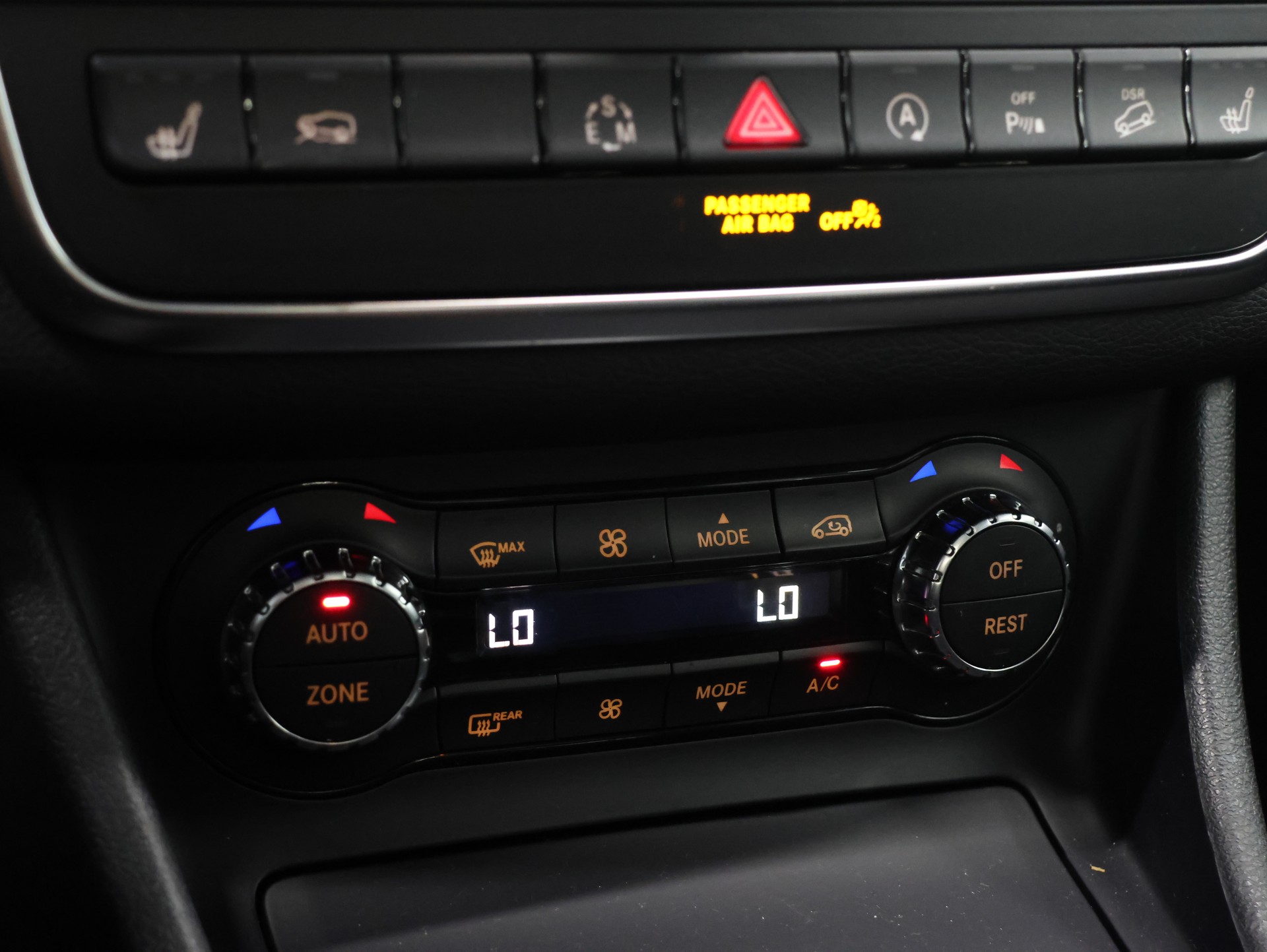 MERCEDES-BENZ GLA 250 4Matic 7G-DCT *Sitzheizung* *Rückfahrkamera* *Panoramadach*-image-20