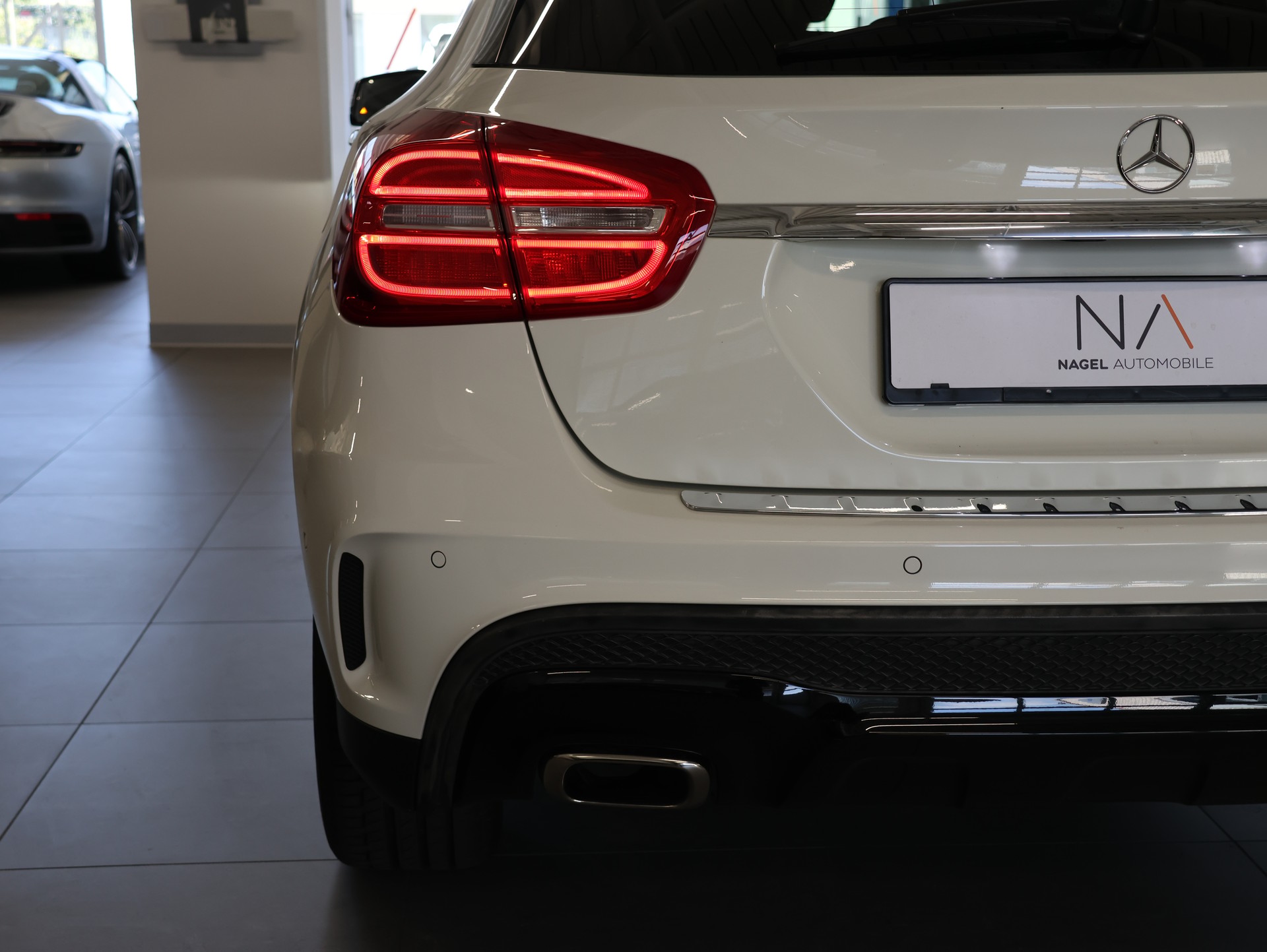 MERCEDES-BENZ GLA 250 4Matic 7G-DCT *Sitzheizung* *Rückfahrkamera* *Panoramadach*-image-11