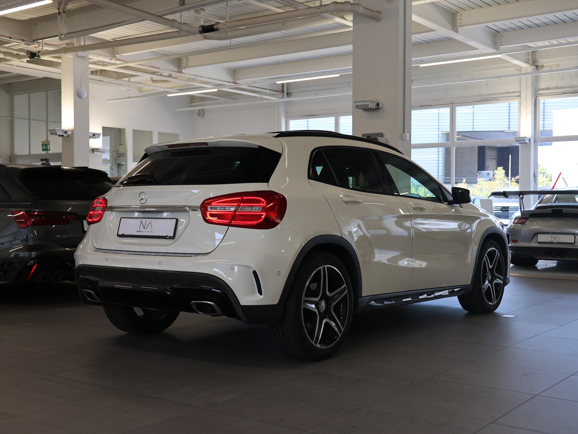 MERCEDES-BENZ GLA 250 4Matic 7G-DCT *Sitzheizung* *Rückfahrkamera* *Panoramadach*-image-5