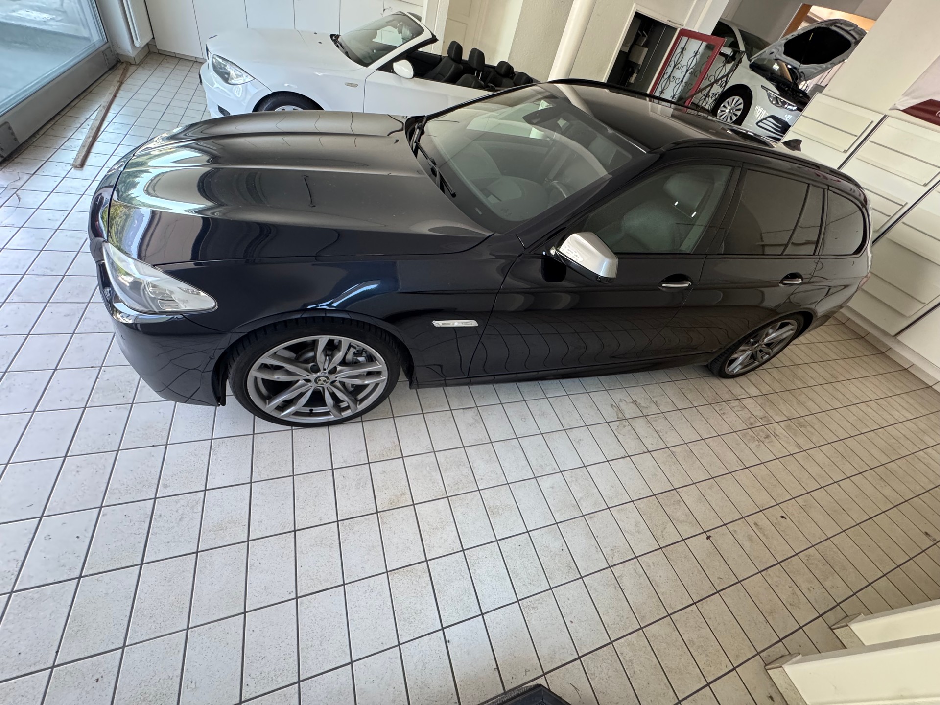 BMW M550d xDrive Touring Steptronic-image-4