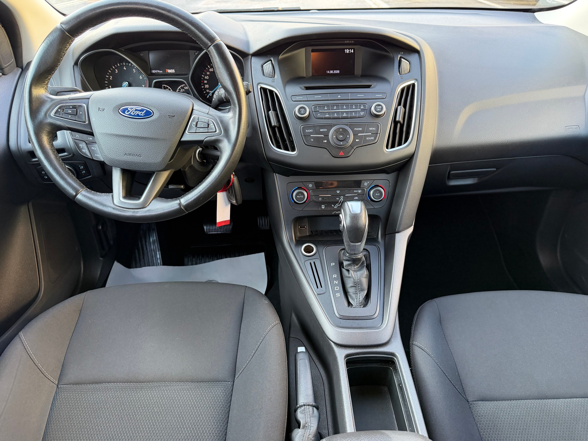 FORD Focus 1.6i VCT Trend PowerShift-image-9