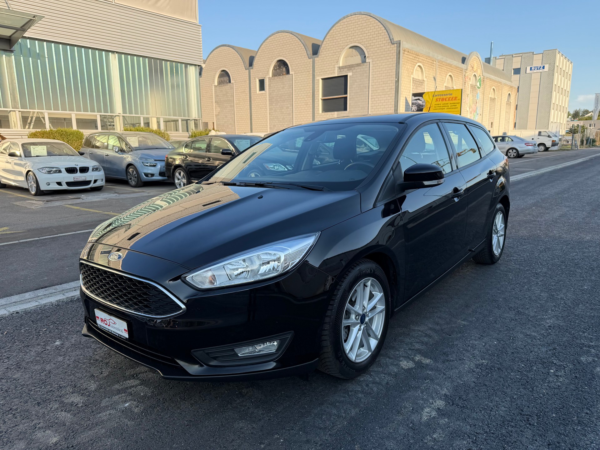 FORD Focus 1.6i VCT Trend PowerShift-image-1