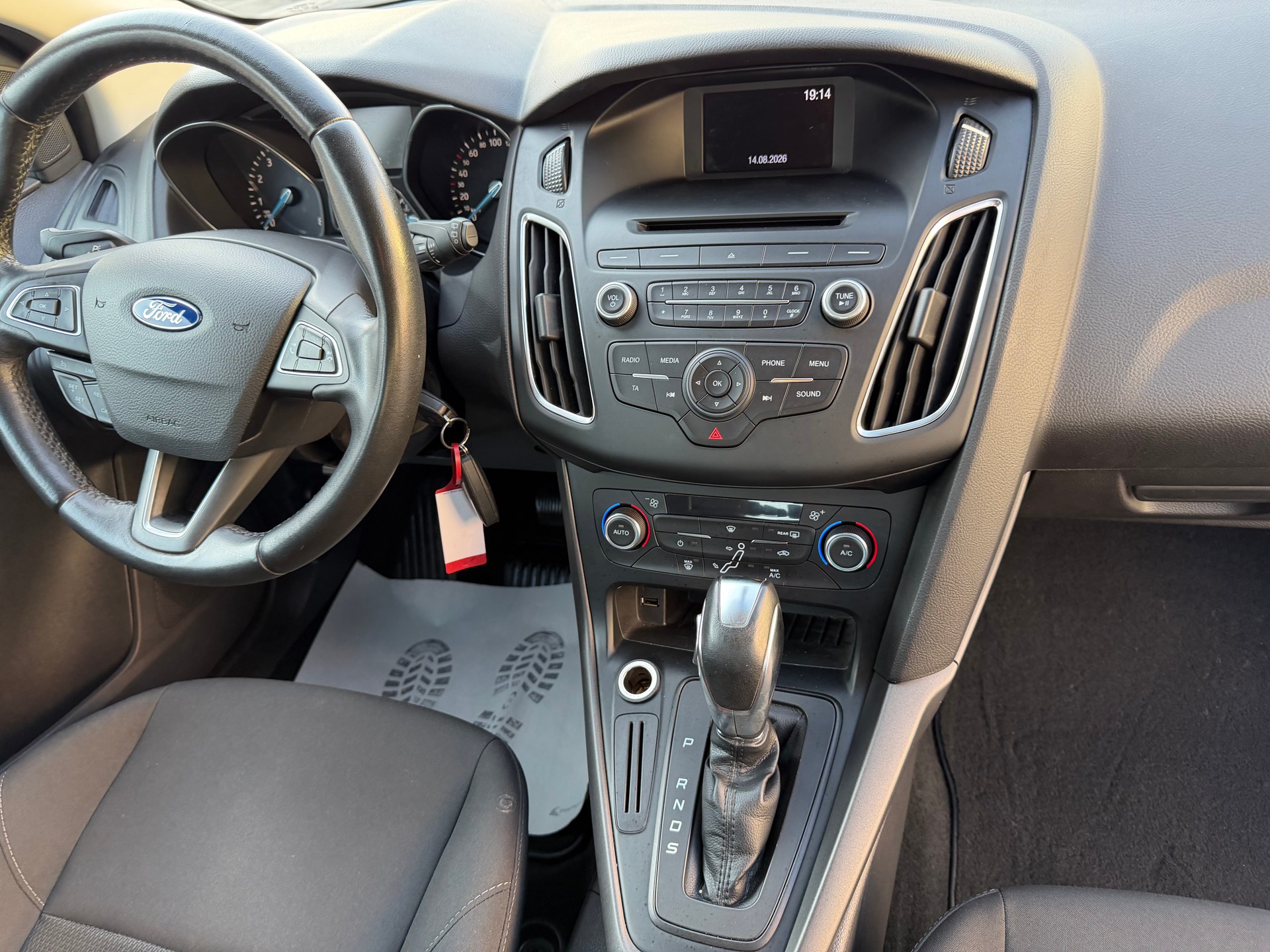 FORD Focus 1.6i VCT Trend PowerShift-image-13