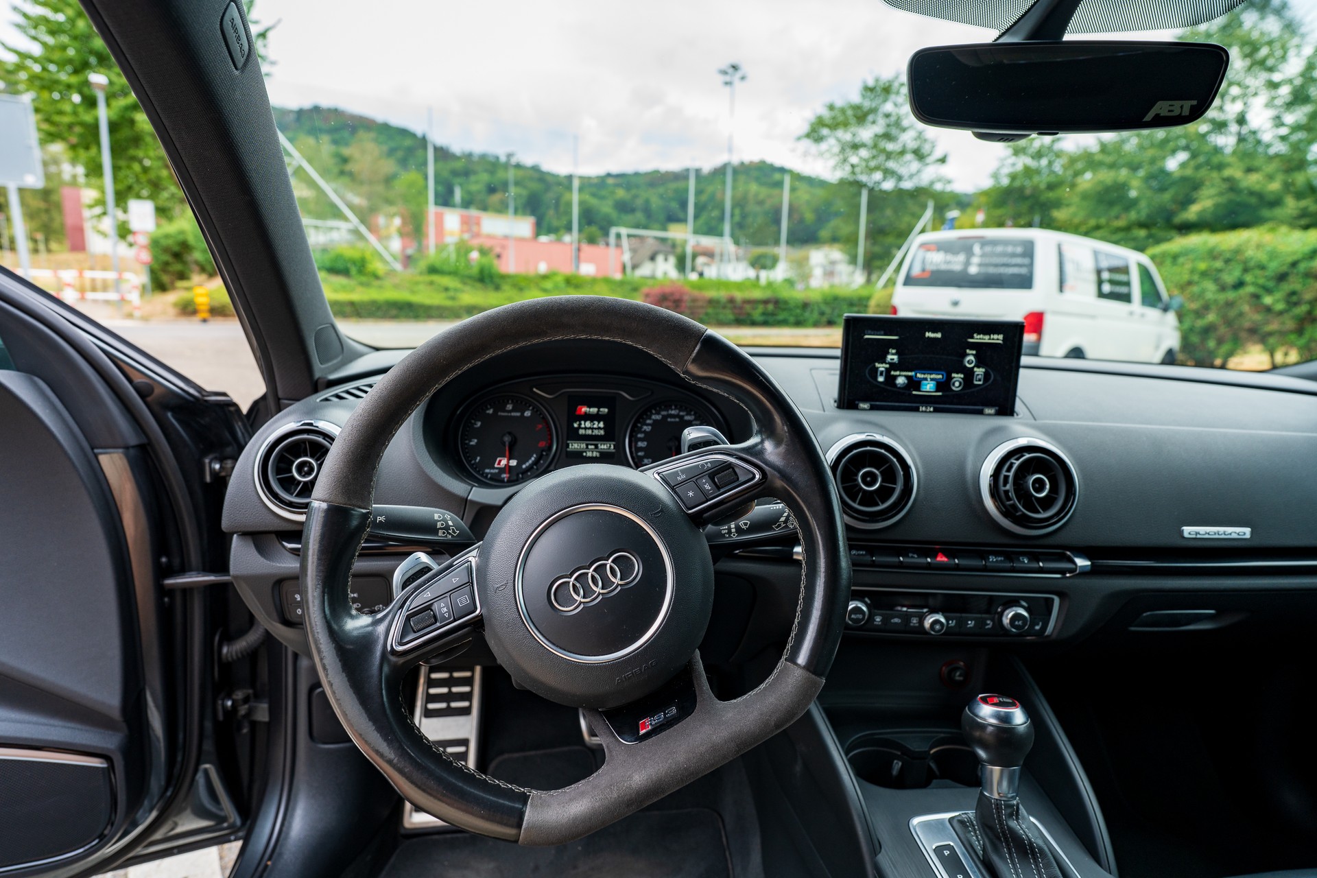AUDI RS3 2.5 T FSI quattro S-Tronic-image-5