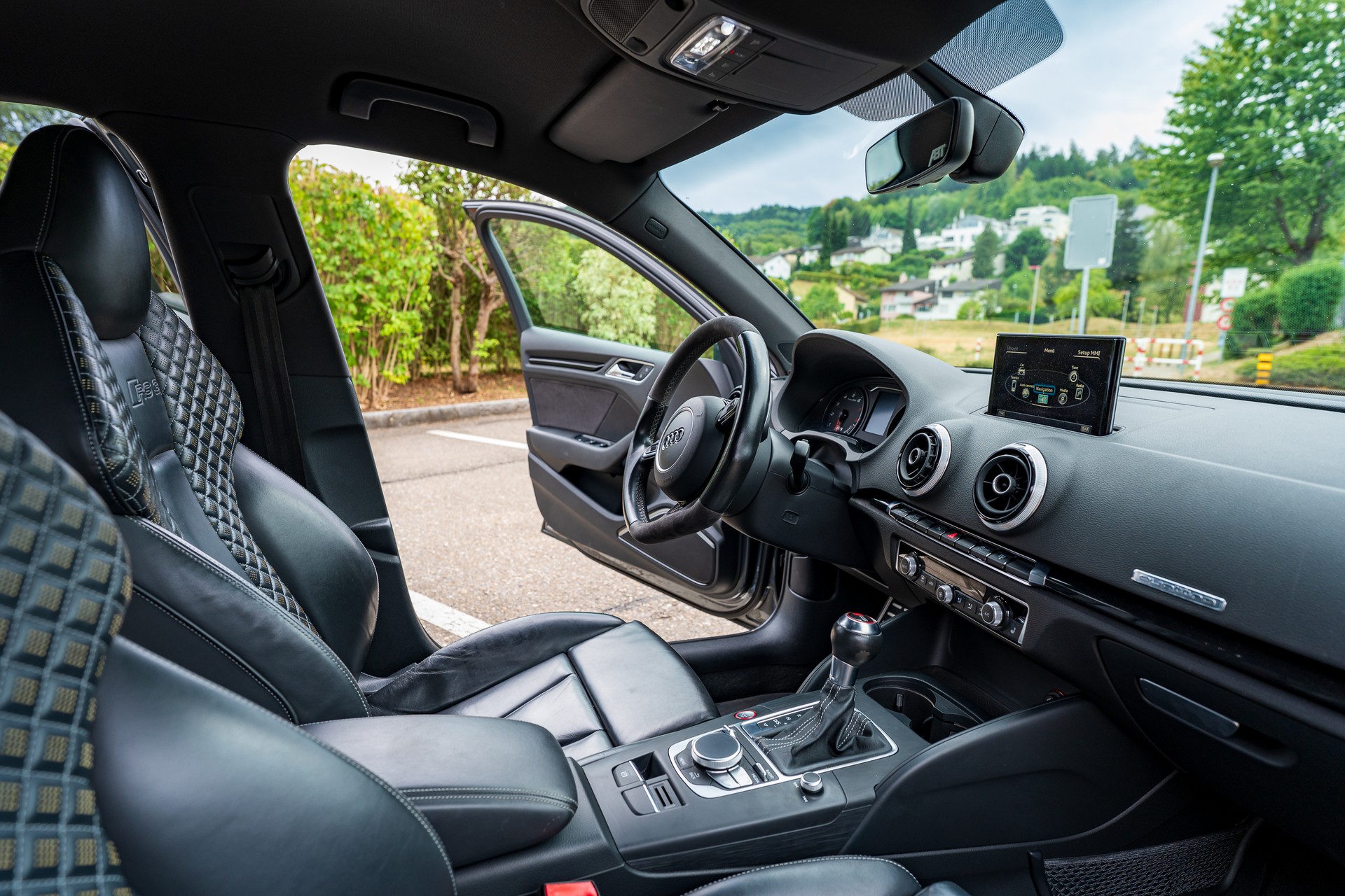 AUDI RS3 2.5 T FSI quattro S-Tronic-image-4
