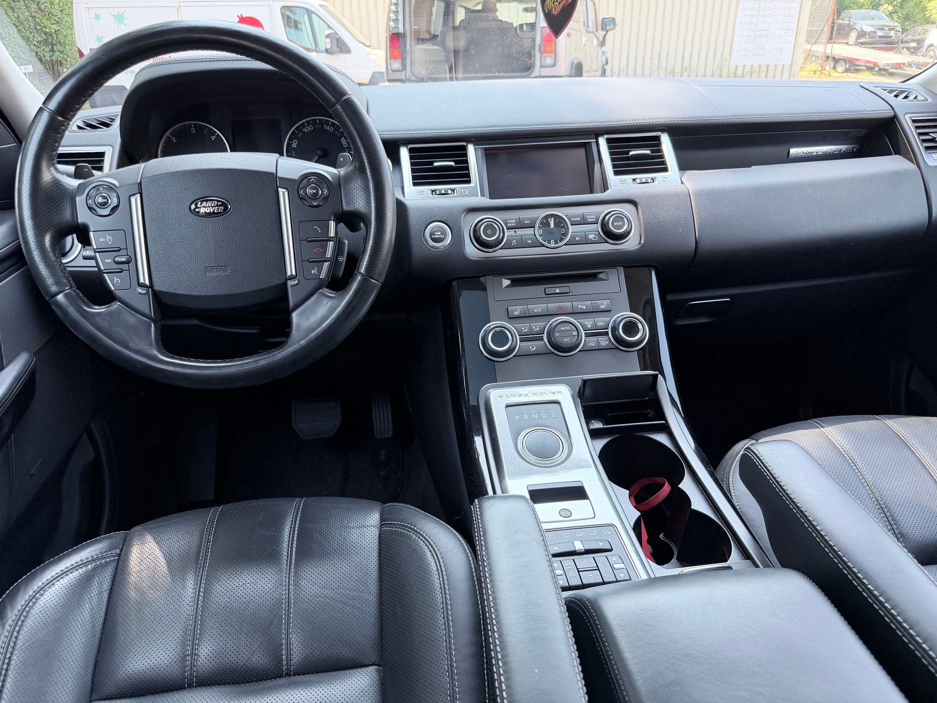 LAND ROVER Range Rover Sport 3.0 TDV6 Luxury Automatic-image-4