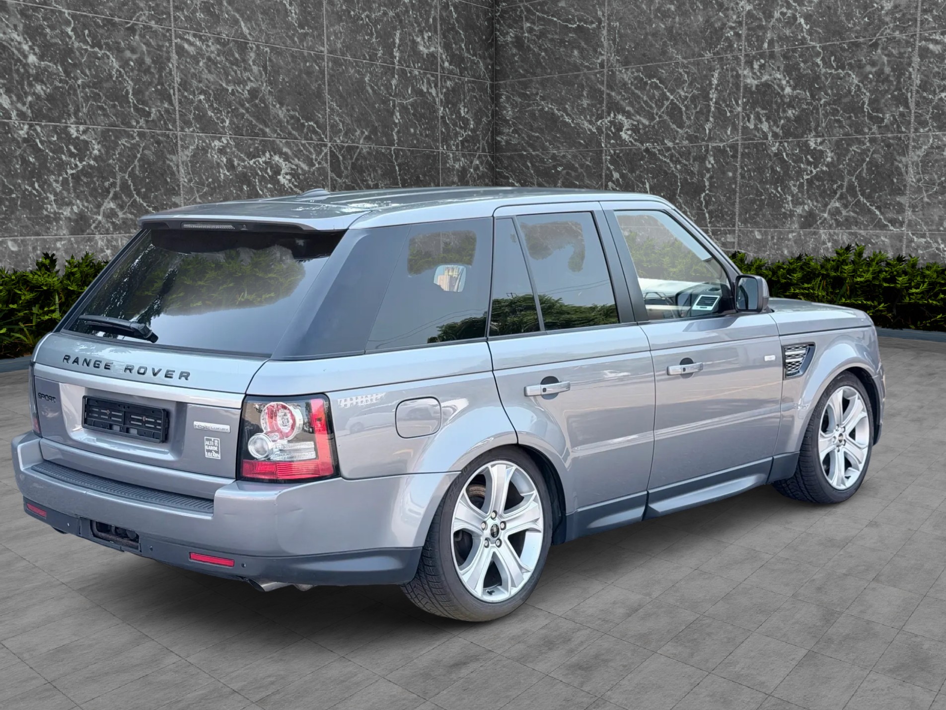 LAND ROVER Range Rover Sport 3.0 TDV6 Luxury Automatic-image-3