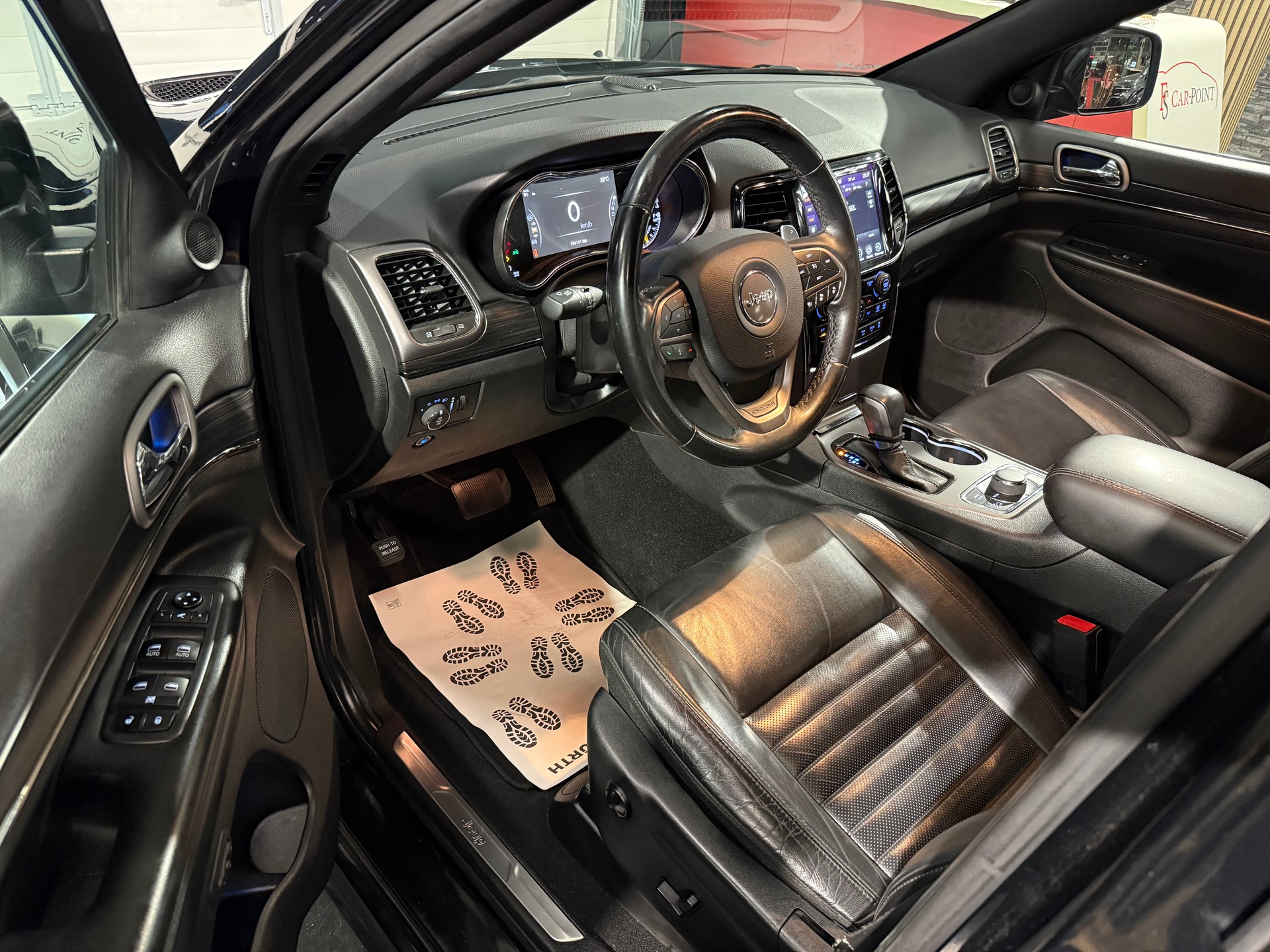JEEP Grand Cherokee 3.0 CRD Night Eagle Automatic-image-9