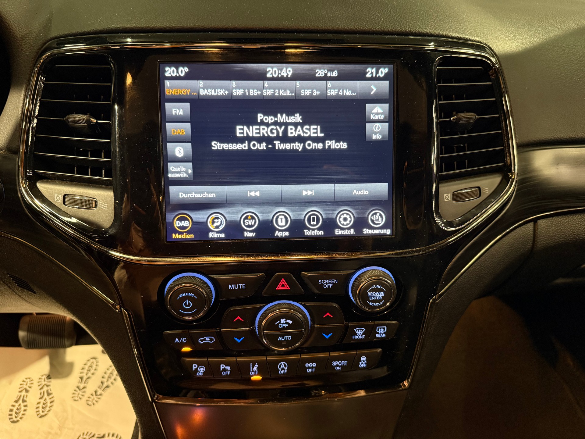 JEEP Grand Cherokee 3.0 CRD Night Eagle Automatic-image-21