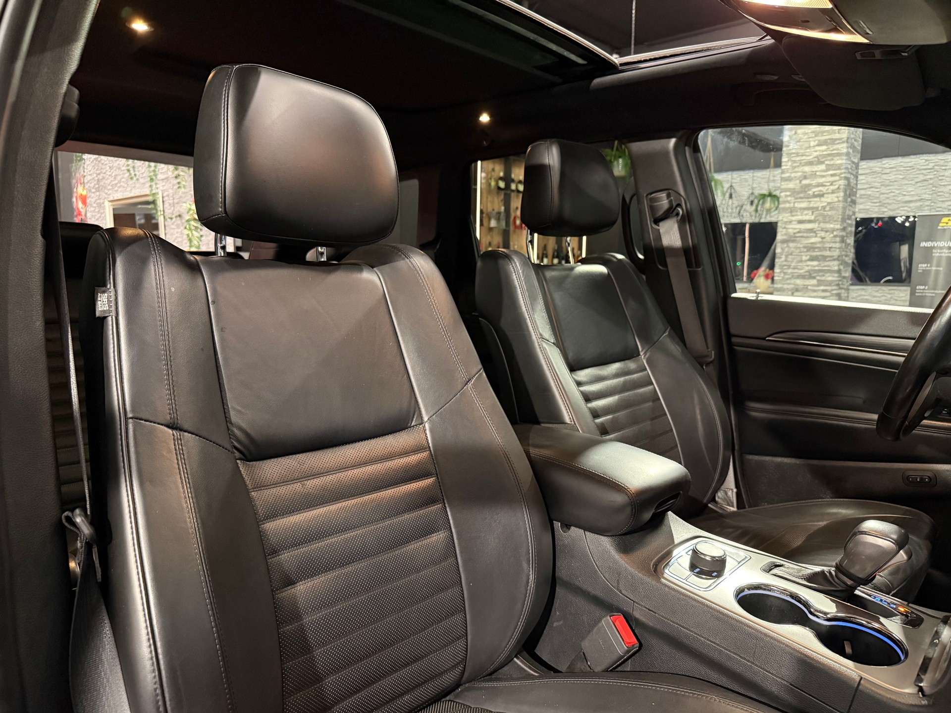 JEEP Grand Cherokee 3.0 CRD Night Eagle Automatic-image-14