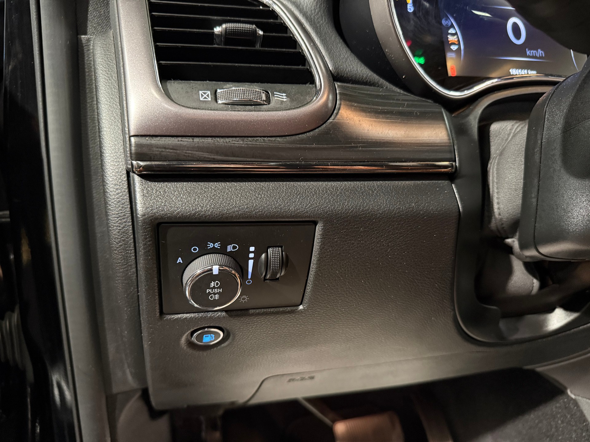 JEEP Grand Cherokee 3.0 CRD Night Eagle Automatic-image-20