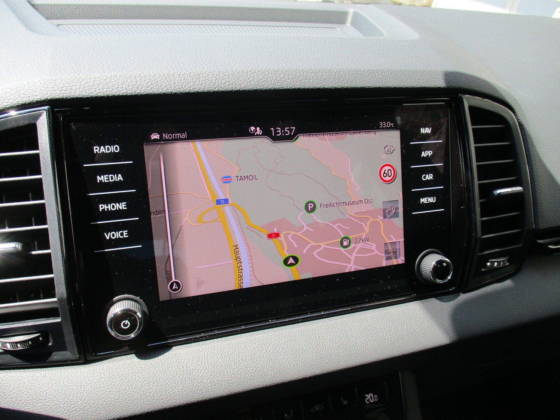 SKODA Karoq 2.0 TSI SportLine 4x4 DSG-image-13