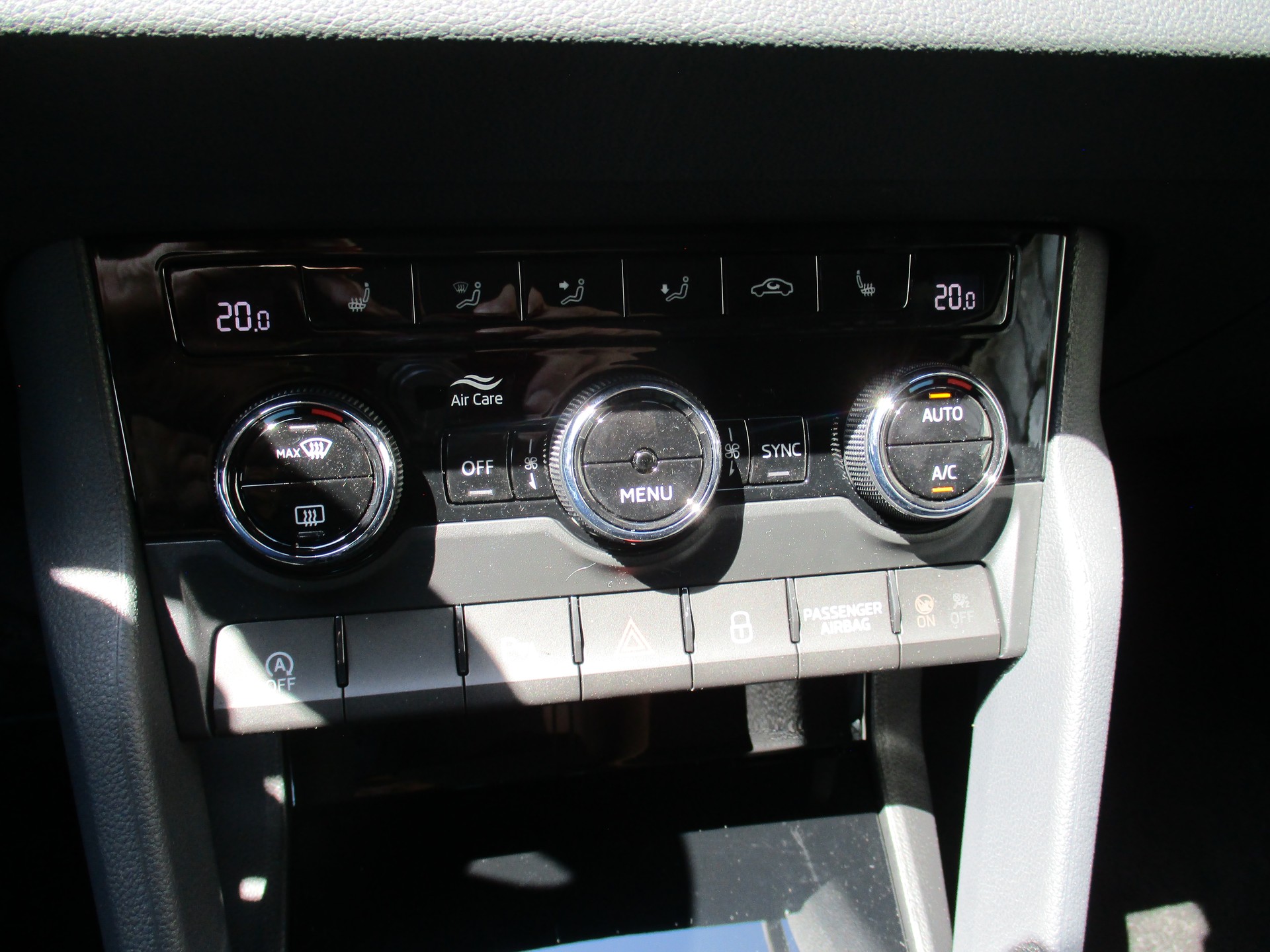 SKODA Karoq 2.0 TSI SportLine 4x4 DSG-image-14