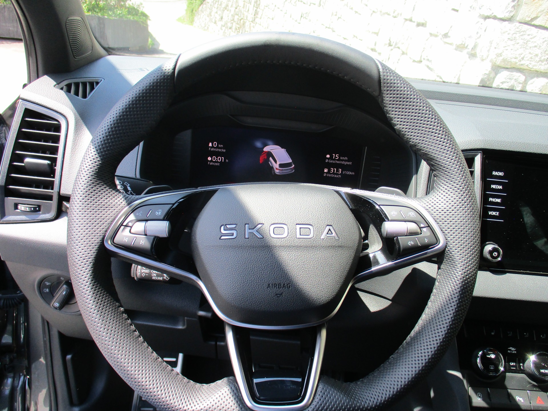SKODA Karoq 2.0 TSI SportLine 4x4 DSG-image-9