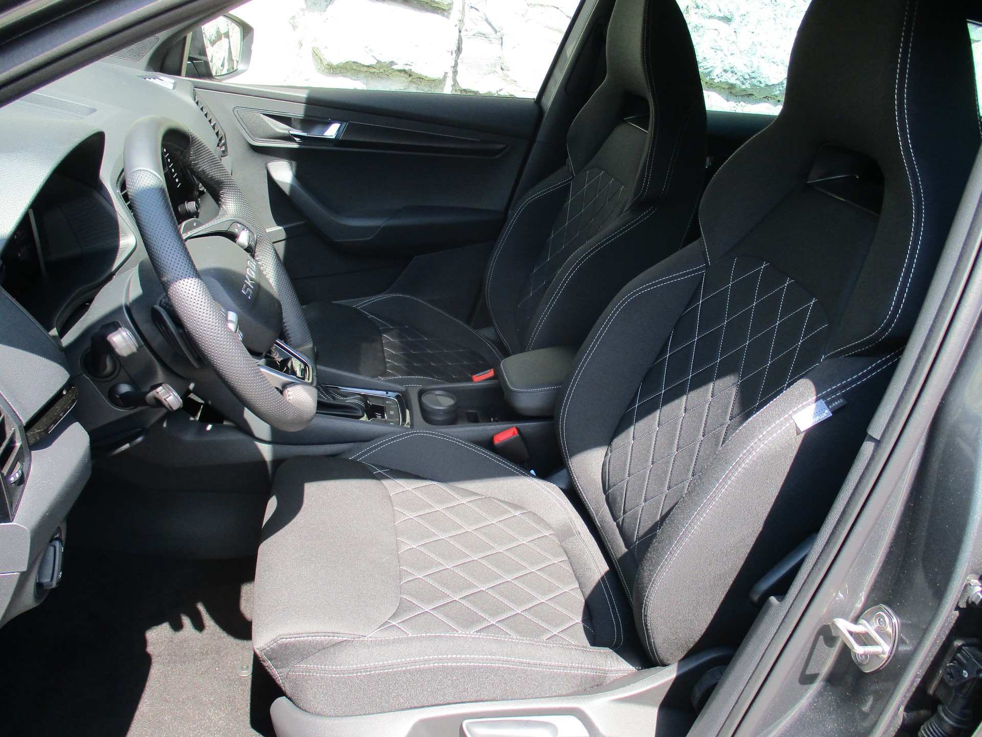 SKODA Karoq 2.0 TSI SportLine 4x4 DSG-image-4