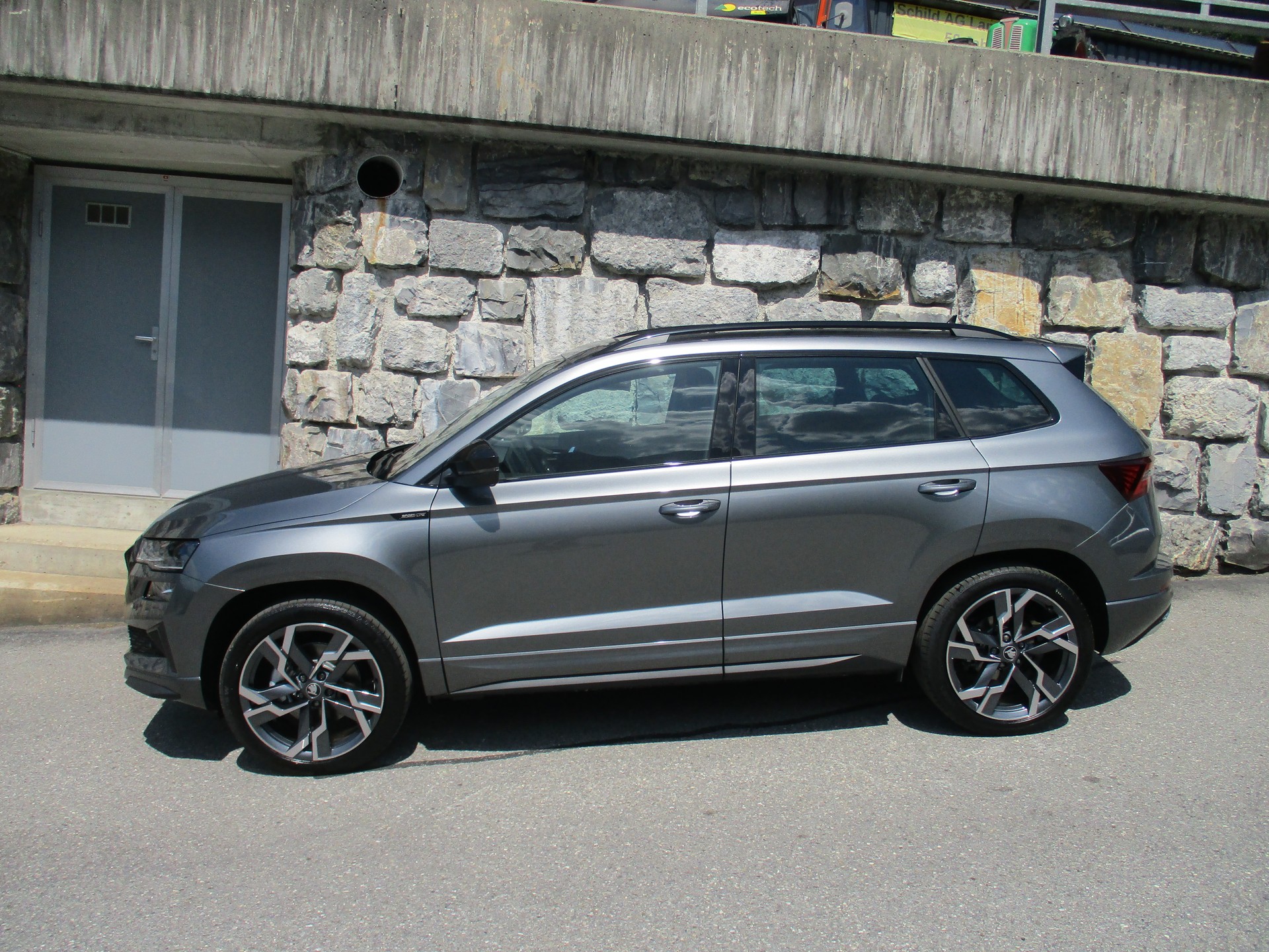 SKODA Karoq 2.0 TSI SportLine 4x4 DSG-image-1