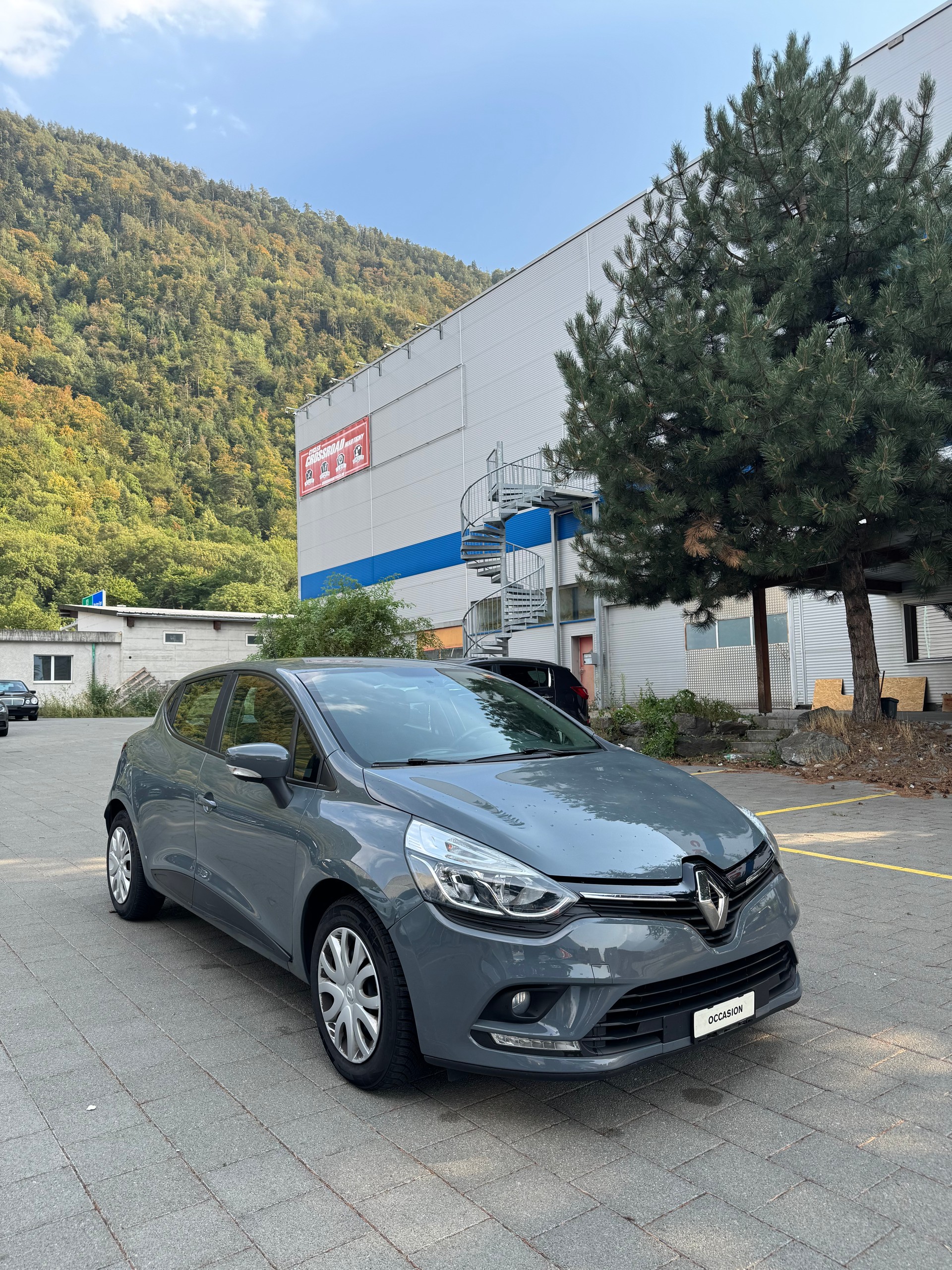 RENAULT Clio 0.9 Life-image-1