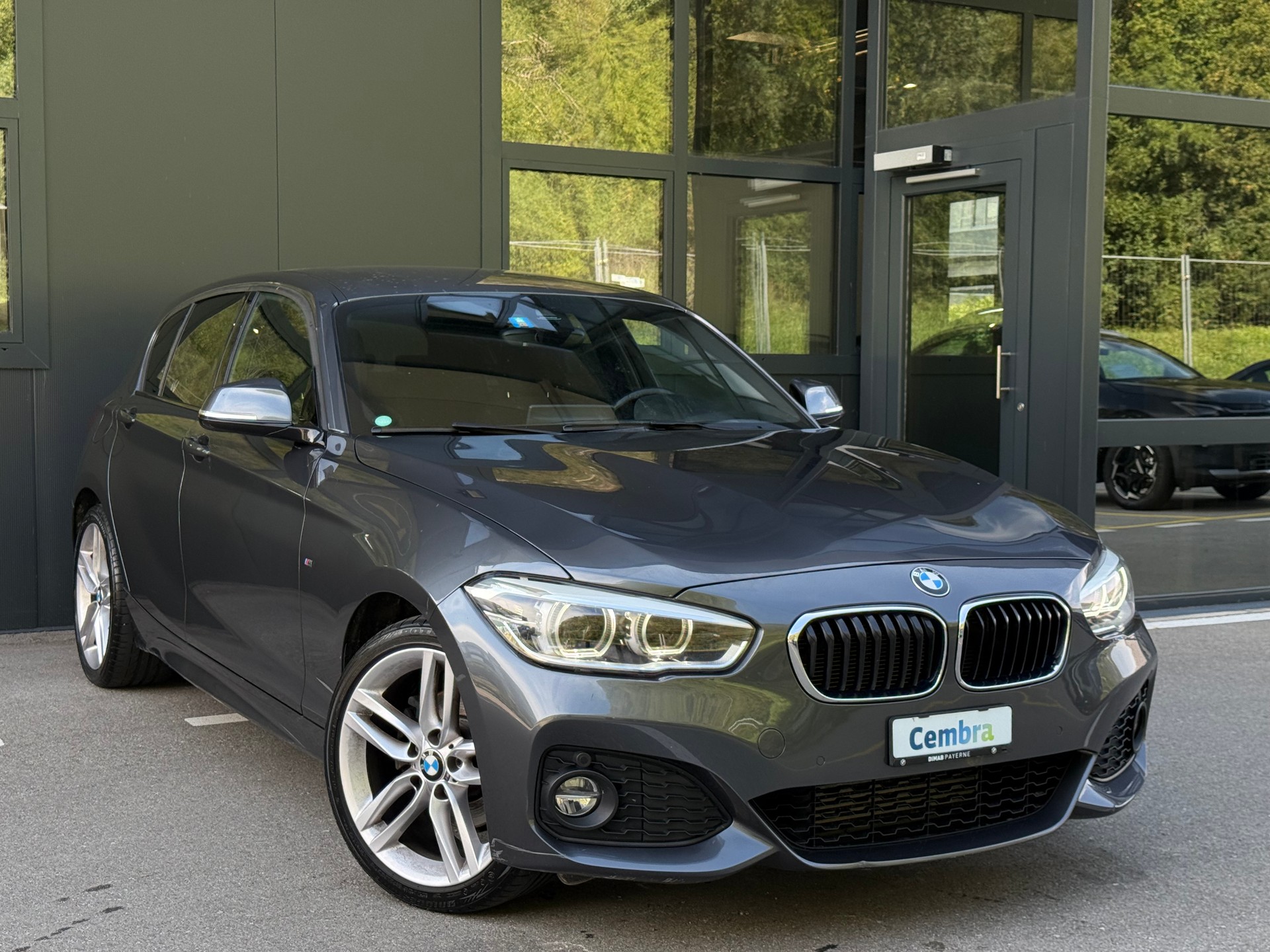BMW 120d xDrive M Sport Steptronic-image-0