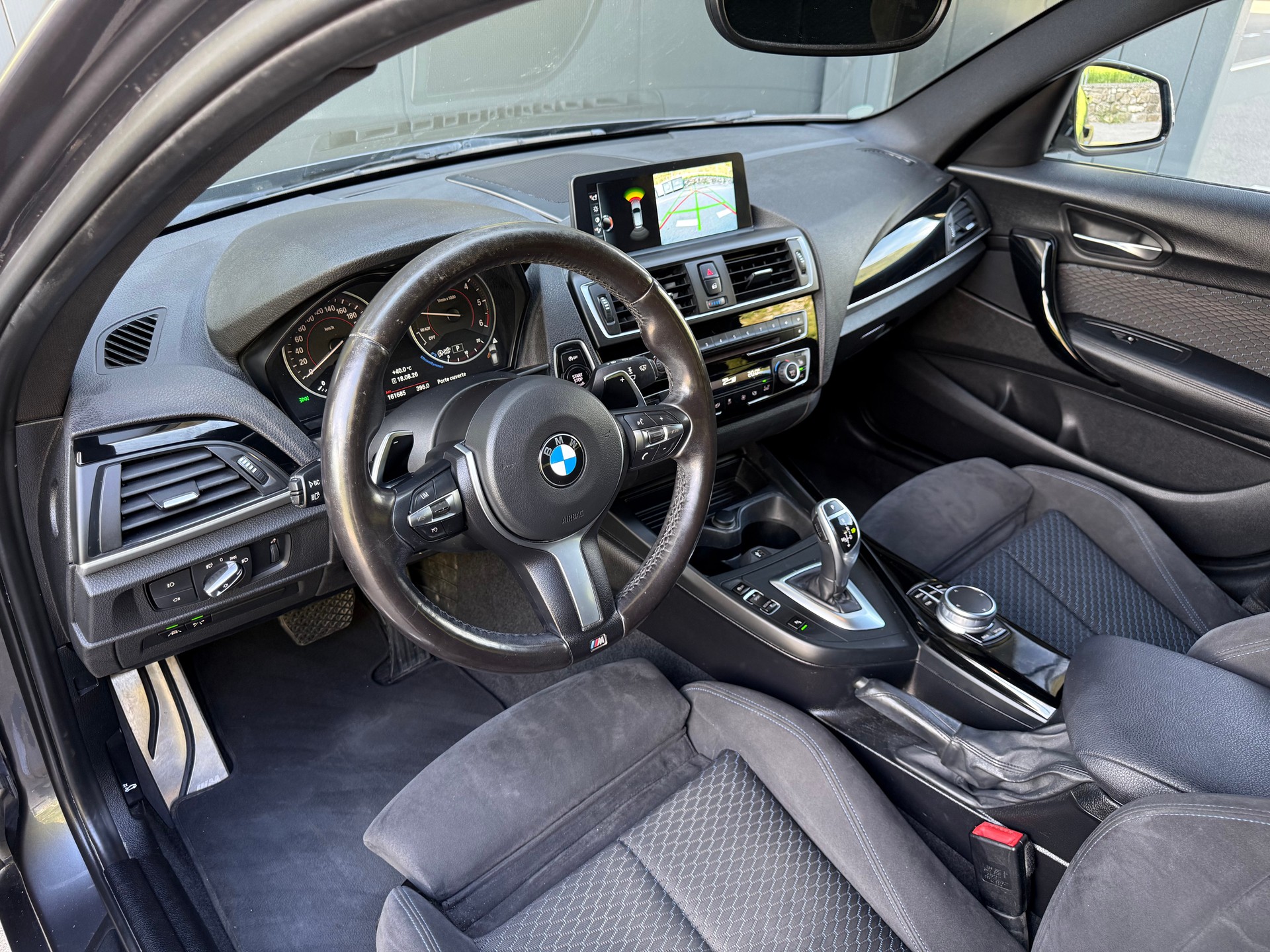 BMW 120d xDrive M Sport Steptronic-image-6