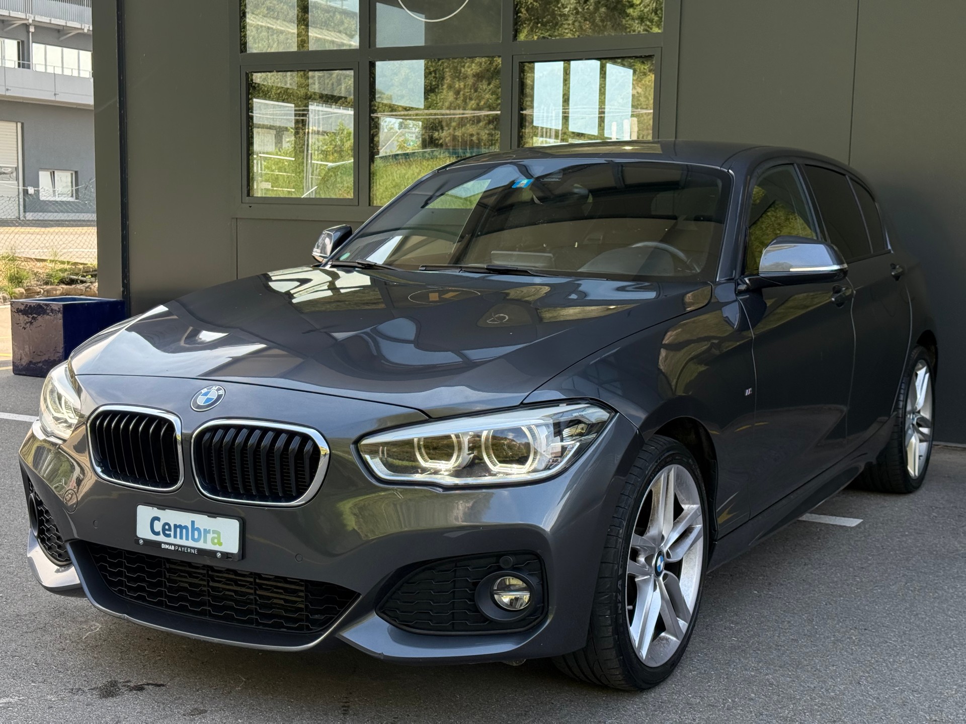 BMW 120d xDrive M Sport Steptronic-image-1
