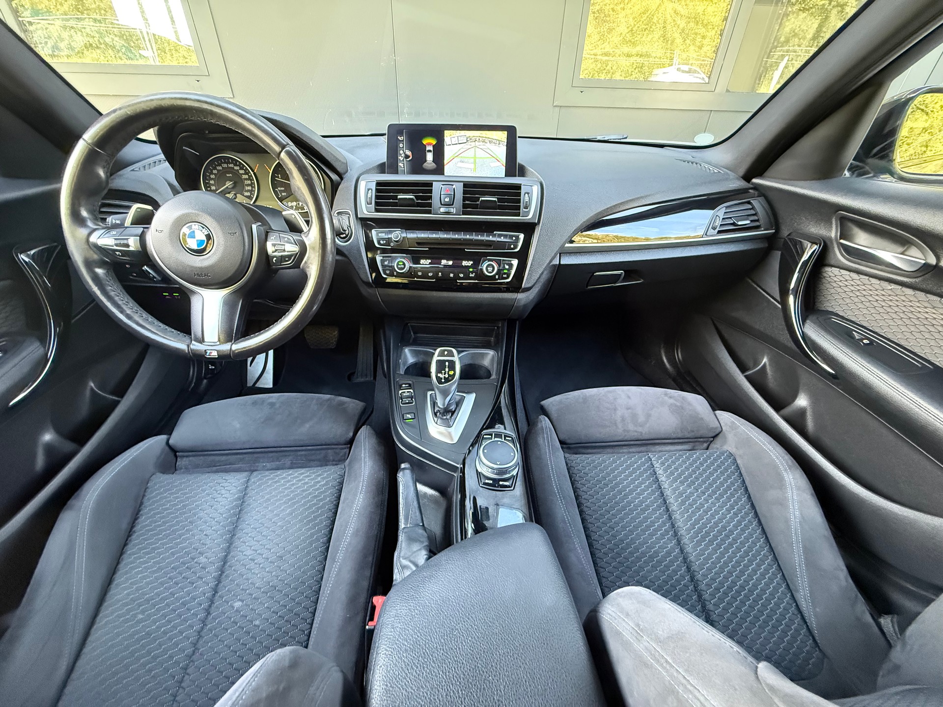 BMW 120d xDrive M Sport Steptronic-image-17