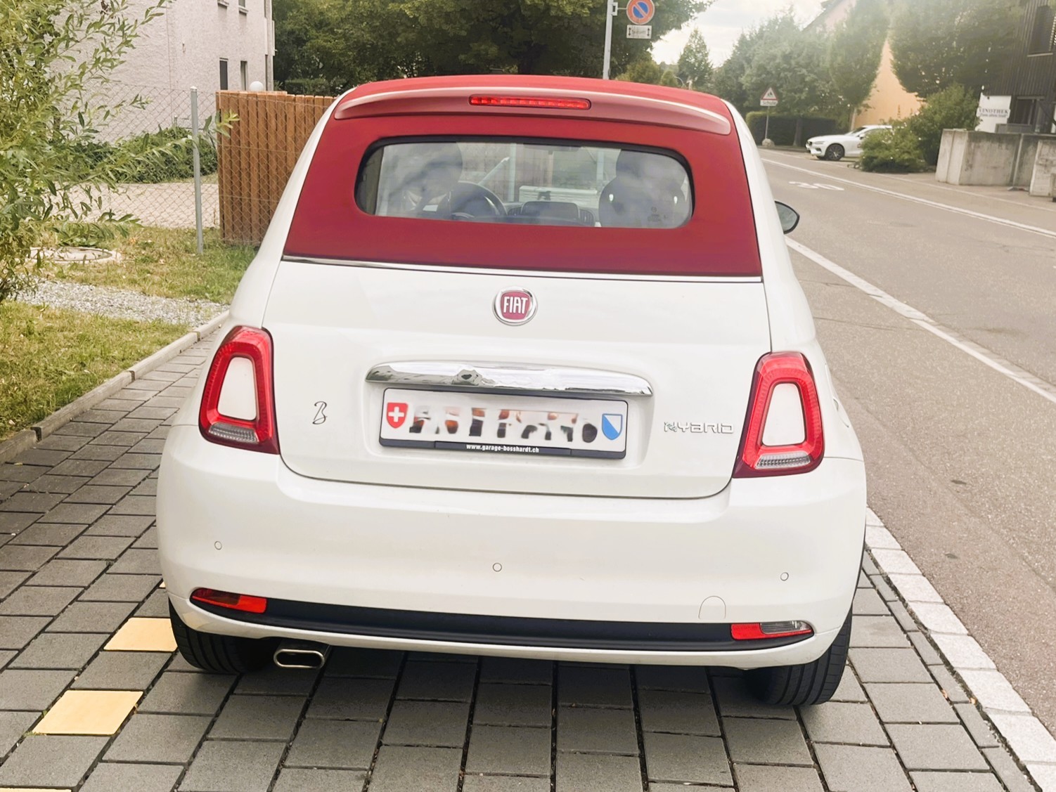 FIAT 1.0 Hybrid Swiss Edition Cabriolet-image-2