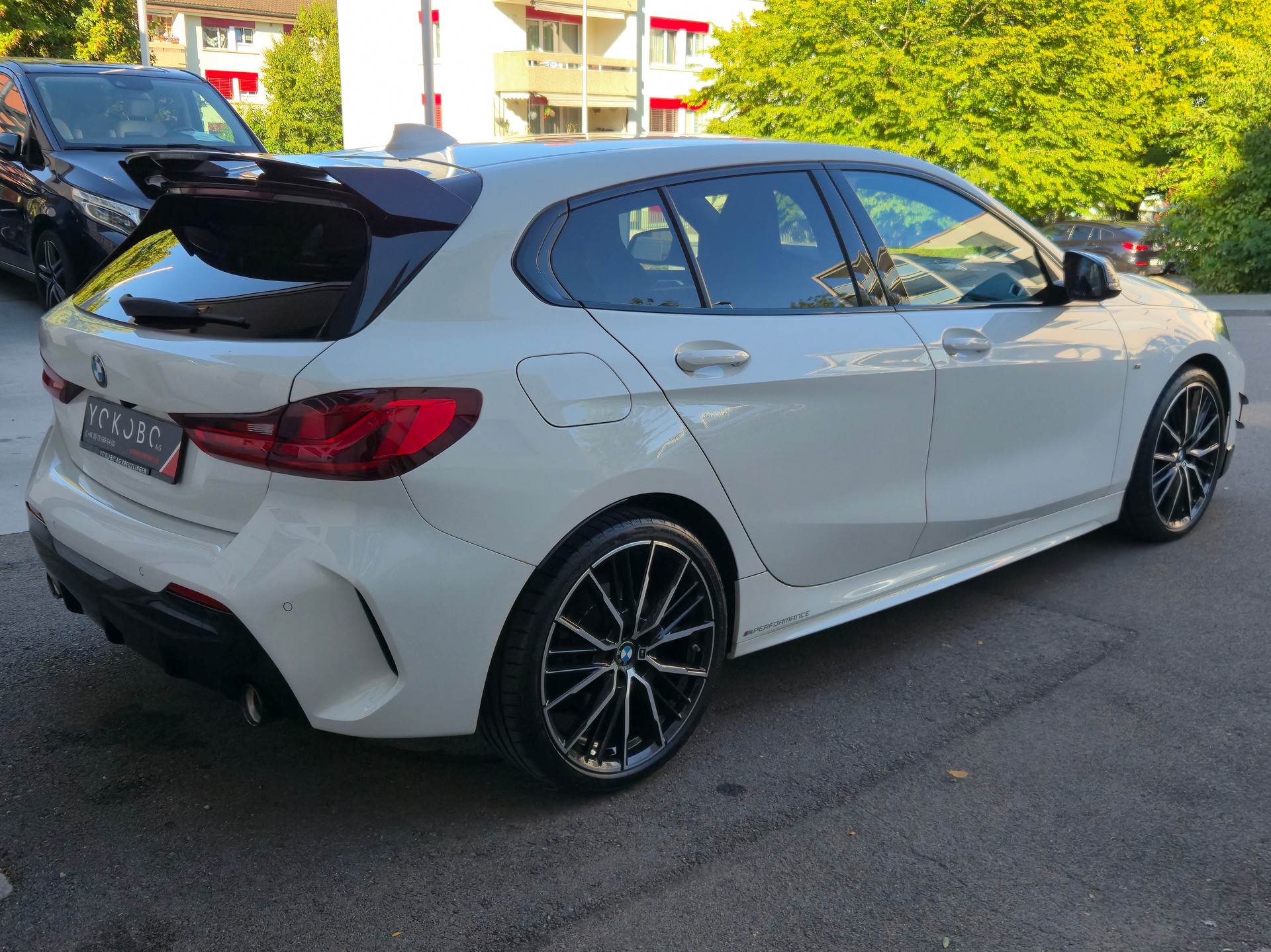 BMW 120d xDrive Steptronic M Sport Performance-image-12