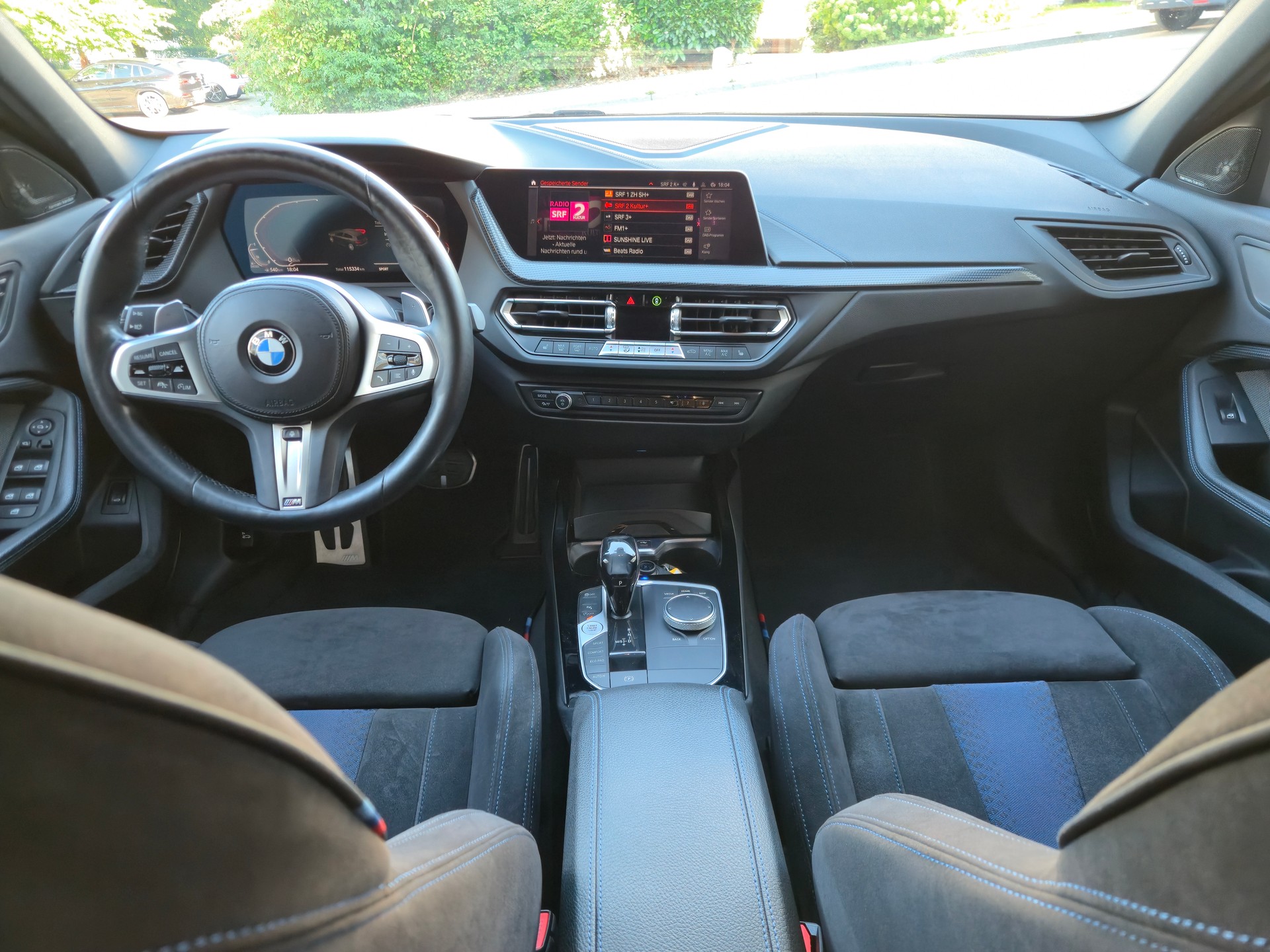 BMW 120d xDrive Steptronic M Sport Performance-image-5