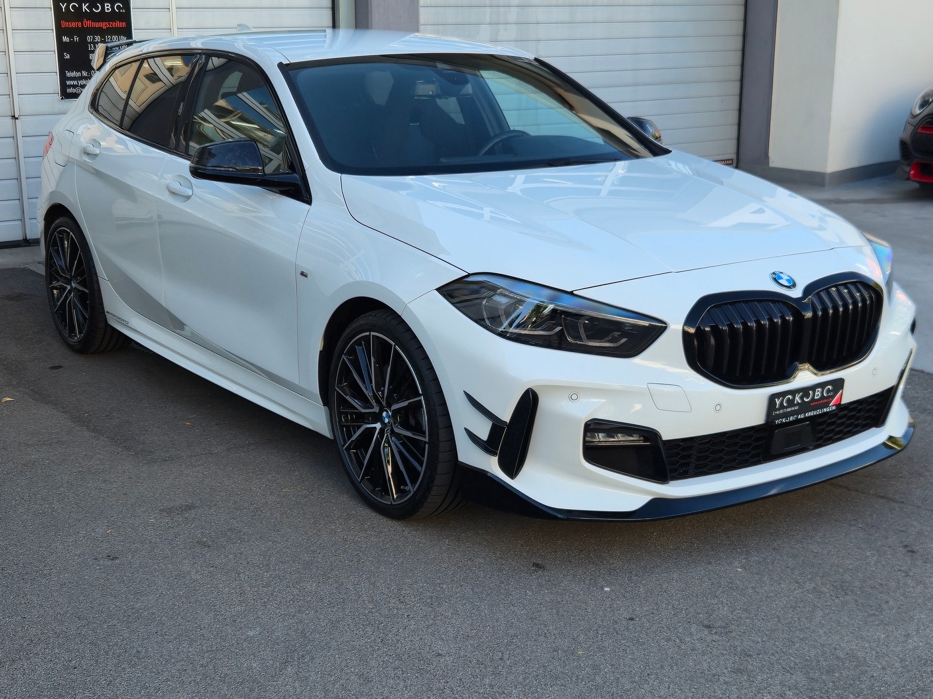 BMW 120d xDrive Steptronic M Sport Performance-image-1