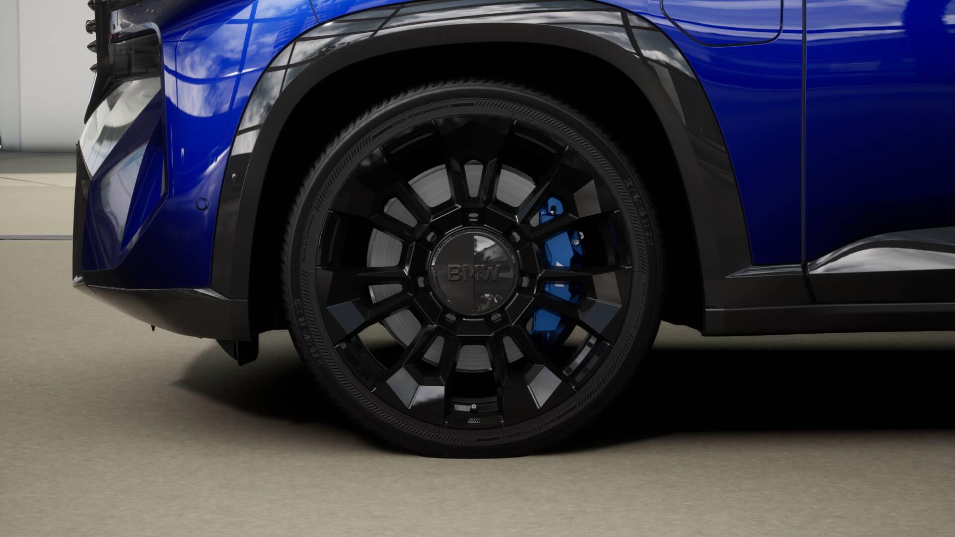 BMW XM 50e Plug-in Hybrid-image-6