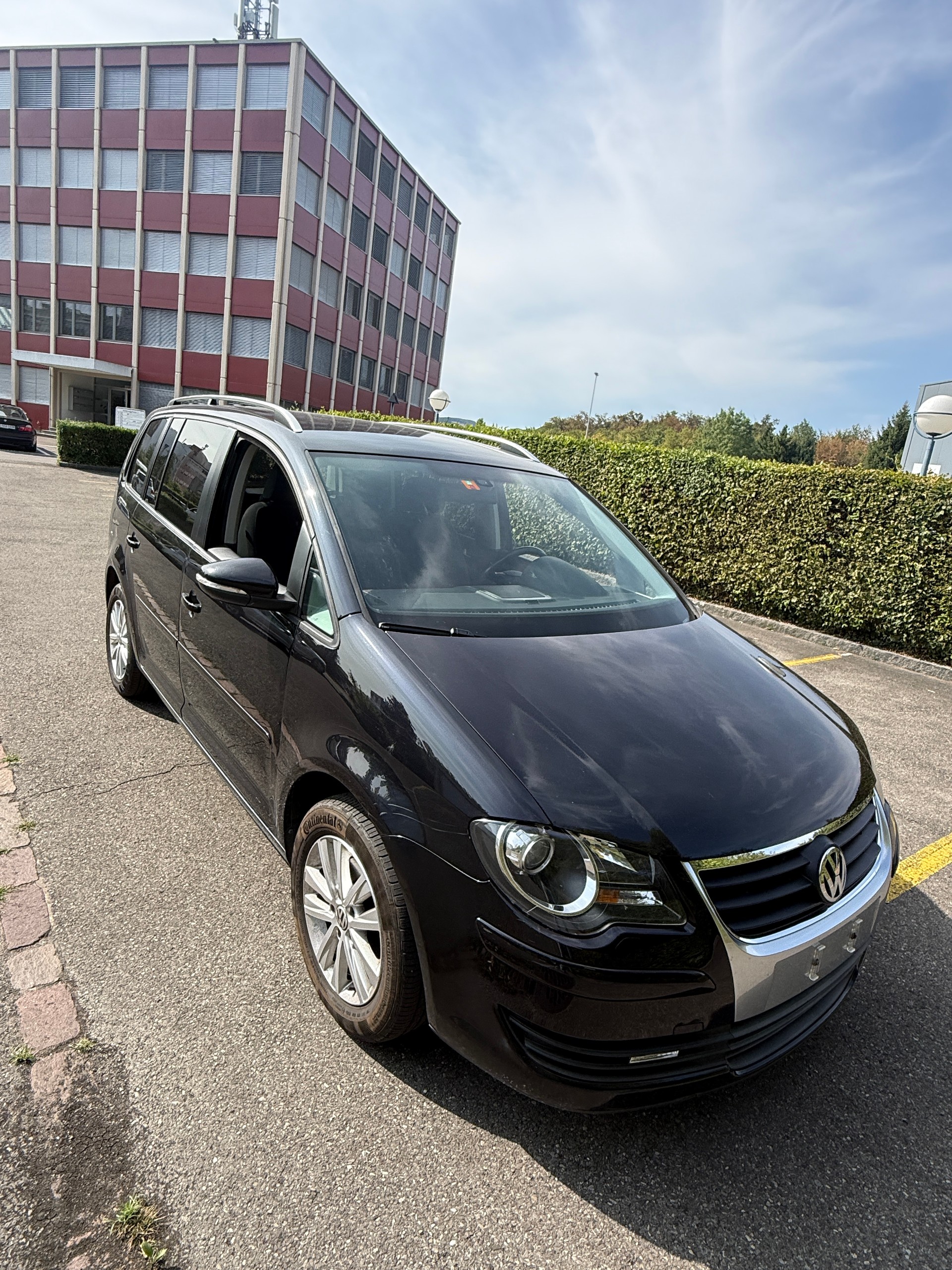 VW Touran 1.4 TSI Highline DSG-image-2