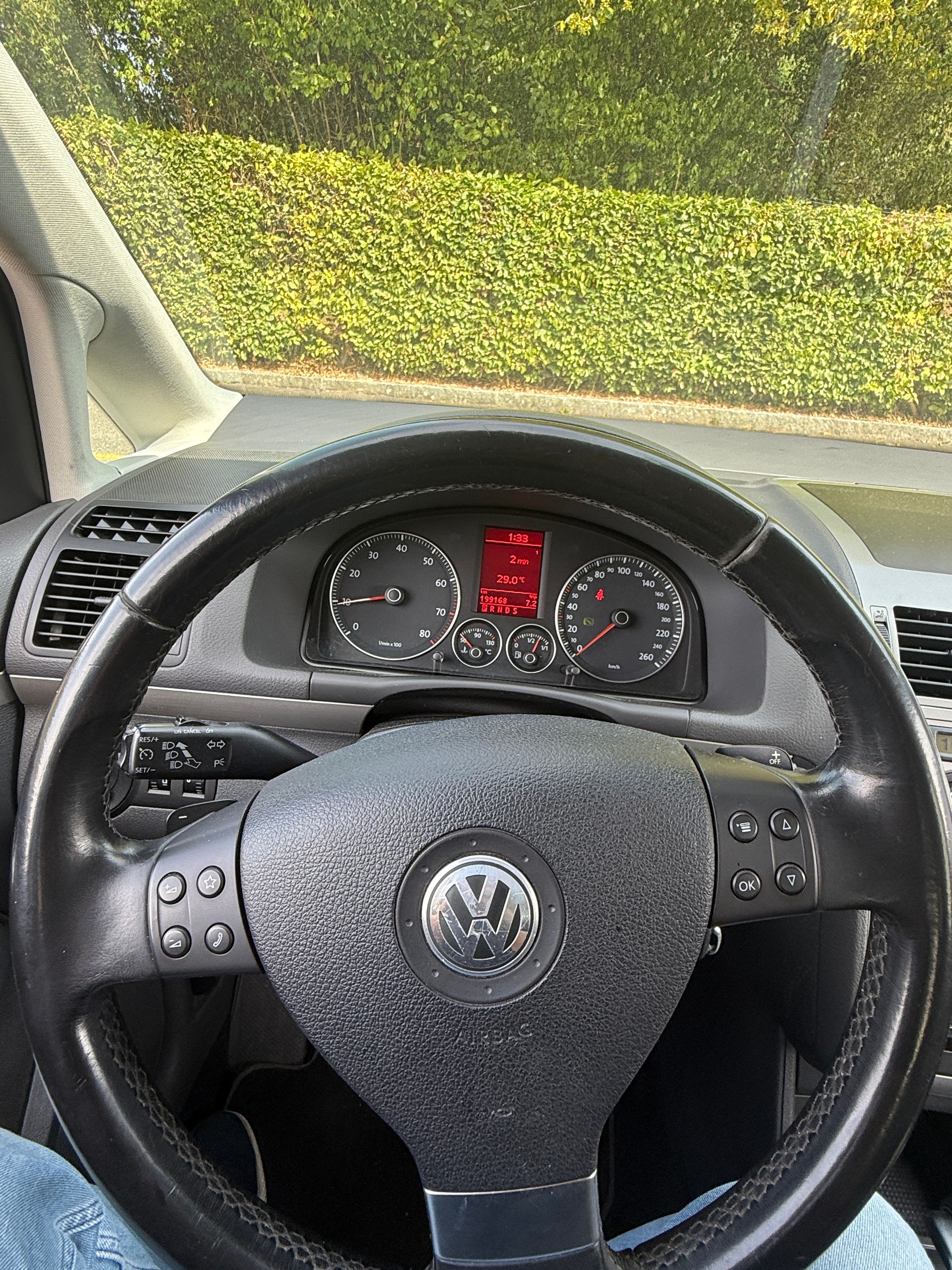VW Touran 1.4 TSI Highline DSG-image-7