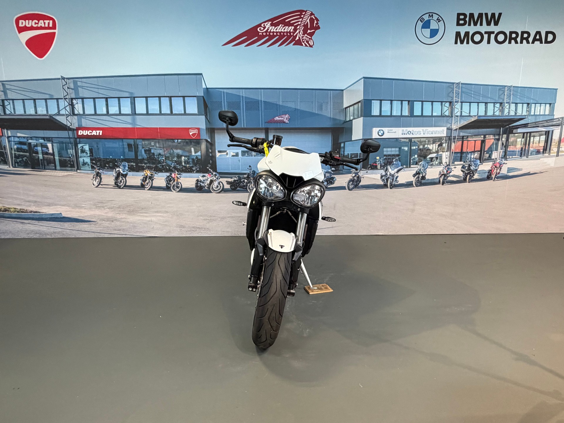 TRIUMPH Street Triple RS 765 ABS-showroom-element-1
