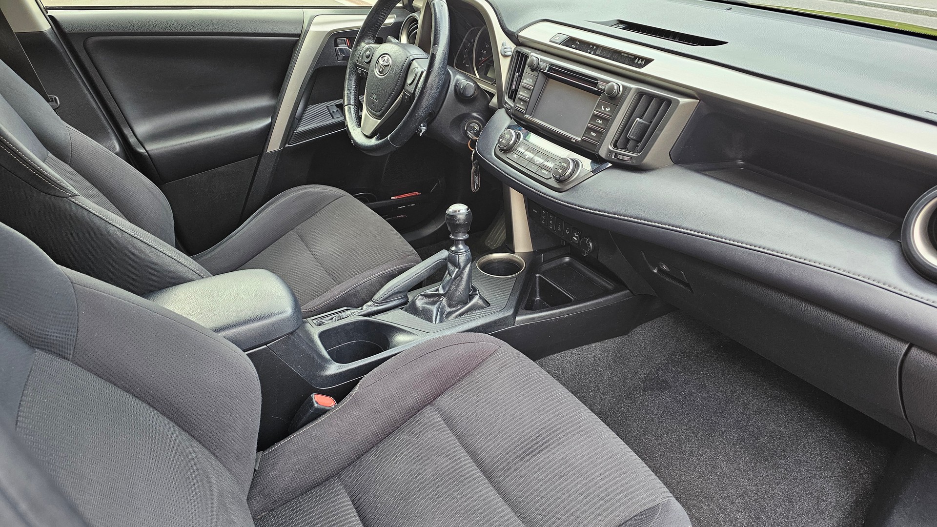TOYOTA RAV-4 2.2D-4D Sol-image-11