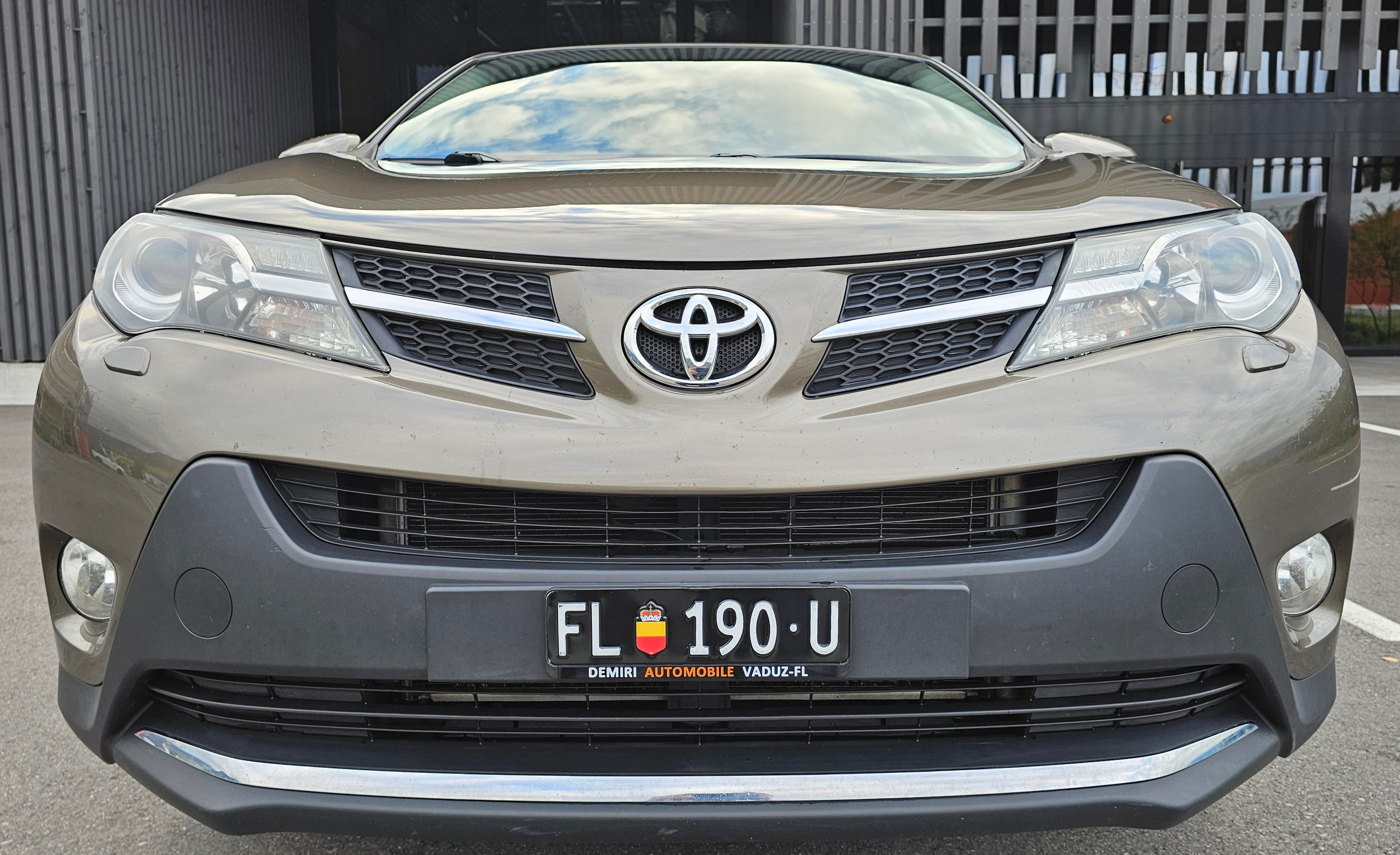 Car photo