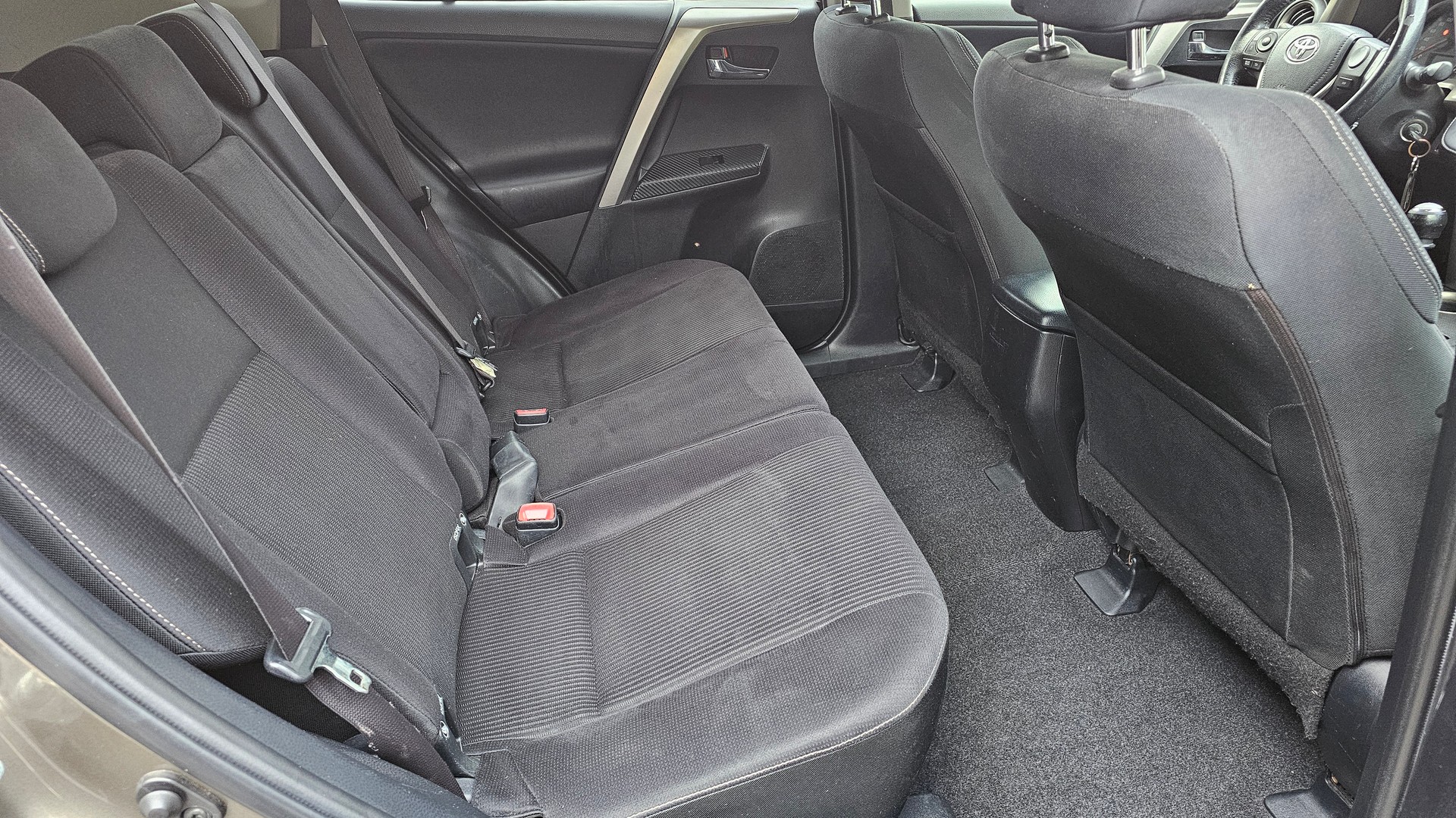 TOYOTA RAV-4 2.2D-4D Sol-image-12