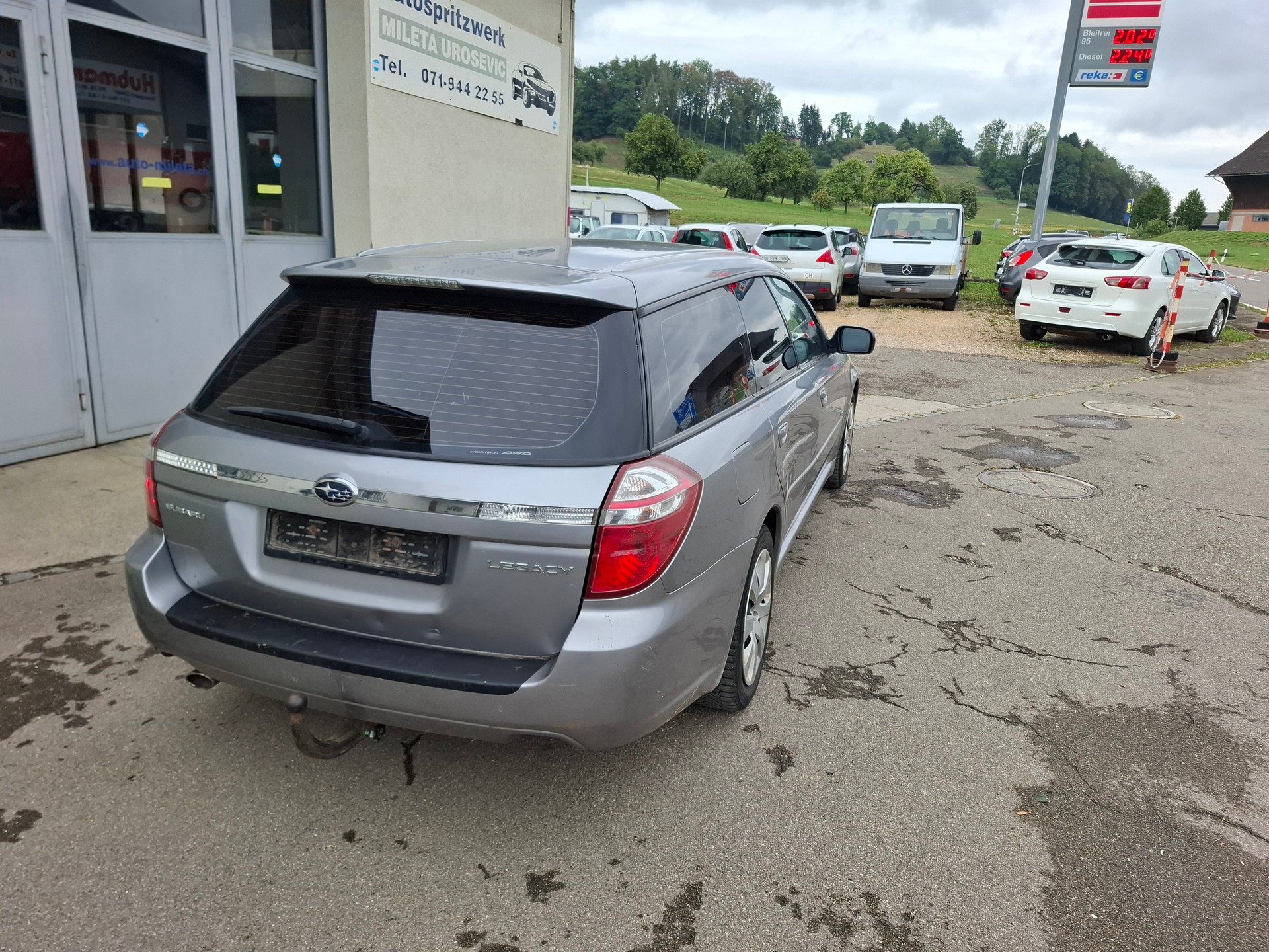 SUBARU Legacy 2.0R AWD Swiss-image-0
