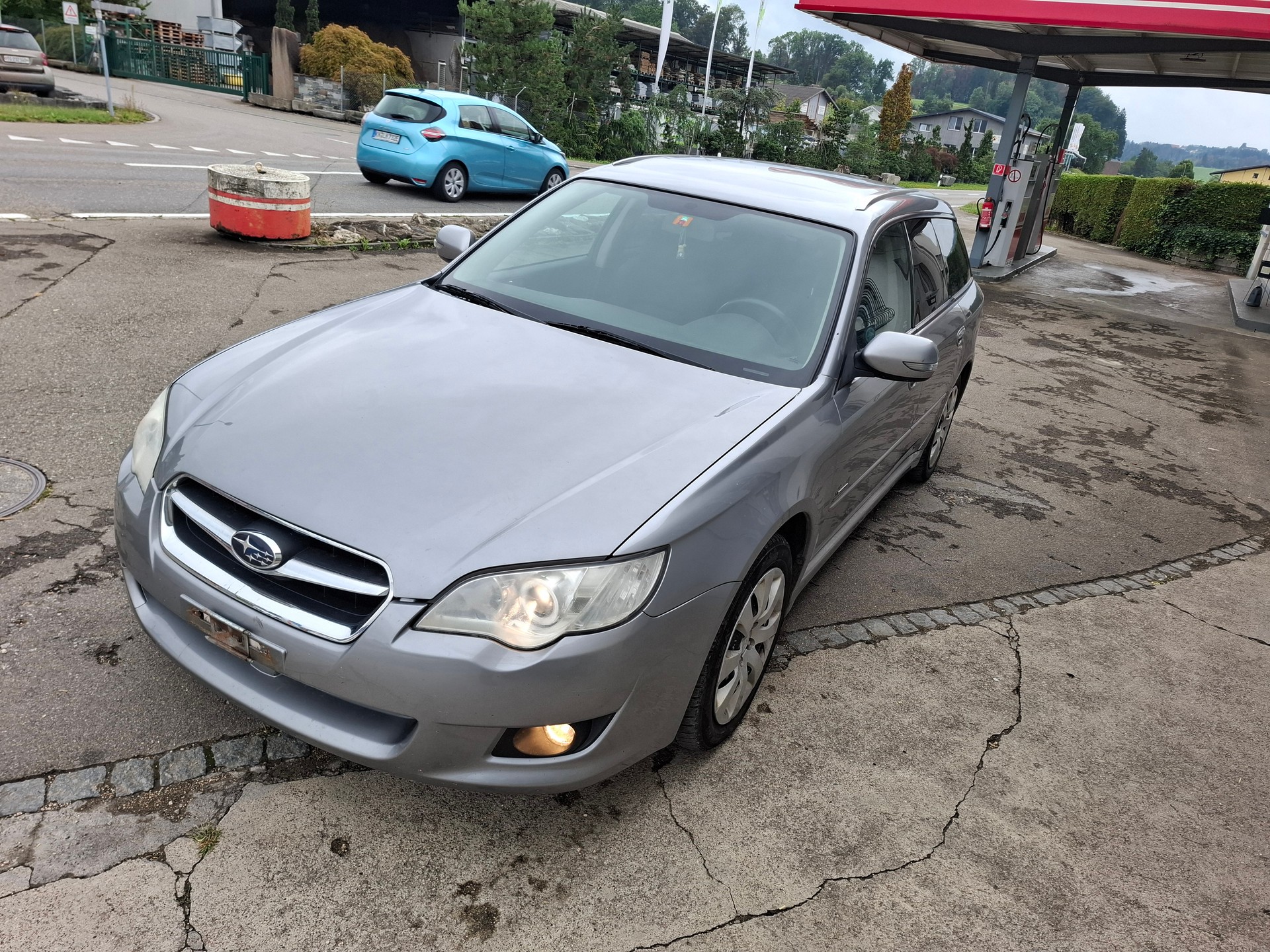 SUBARU Legacy 2.0R AWD Swiss-image-4