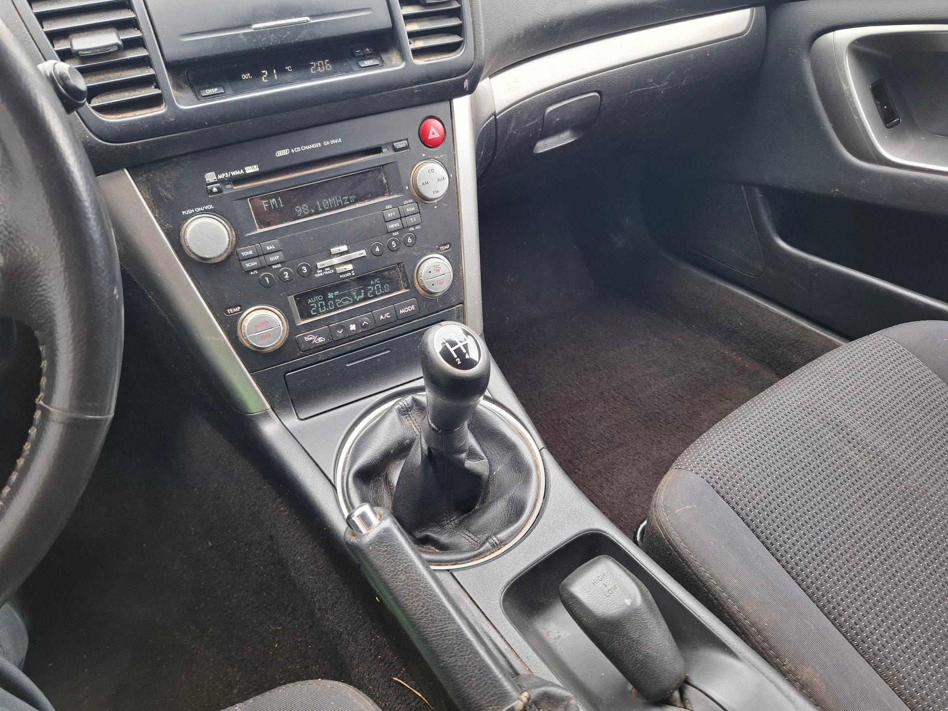 SUBARU Legacy 2.0R AWD Swiss-image-10