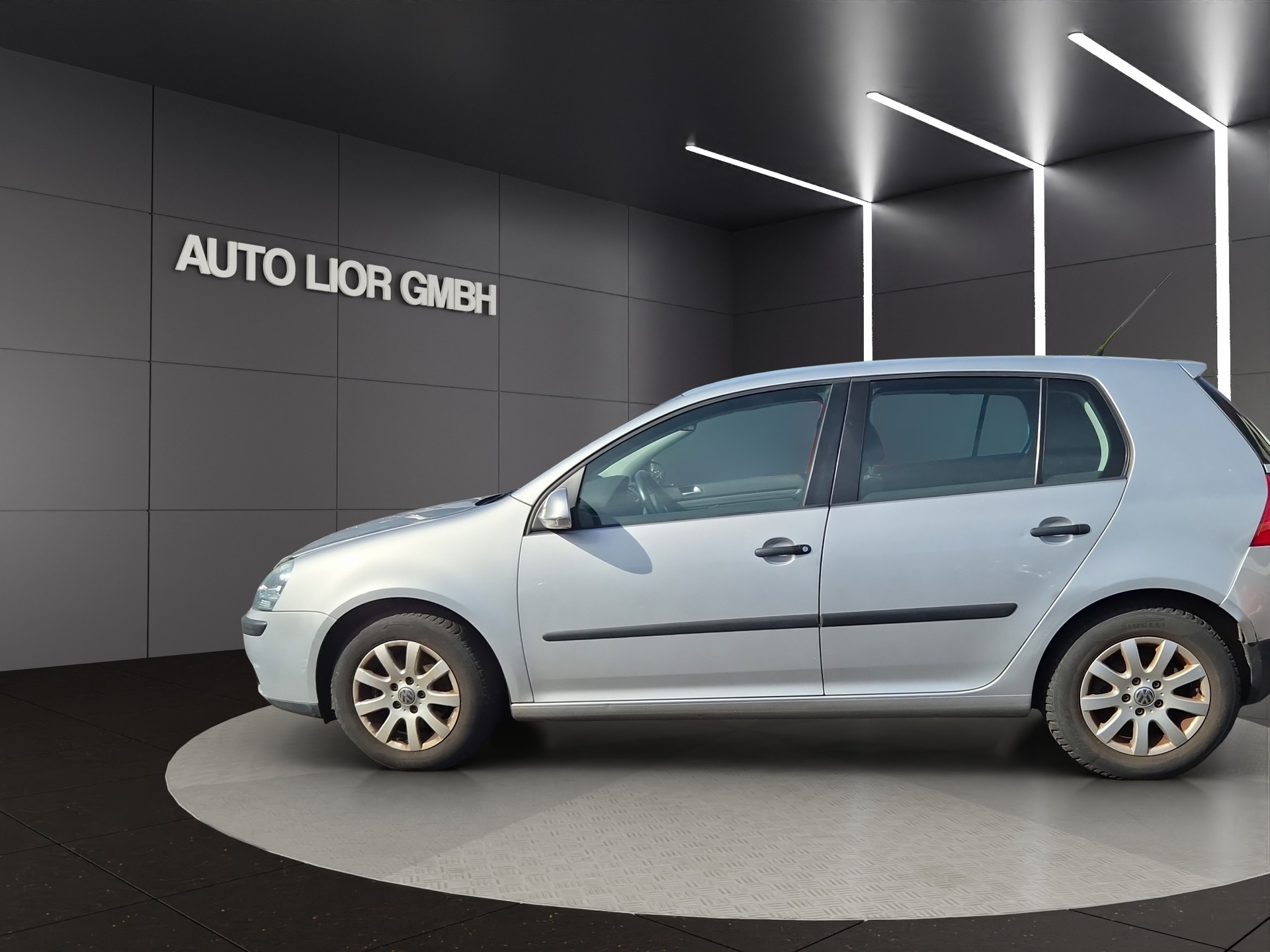 VW Golf 1.6 FSI Trendline-image-6