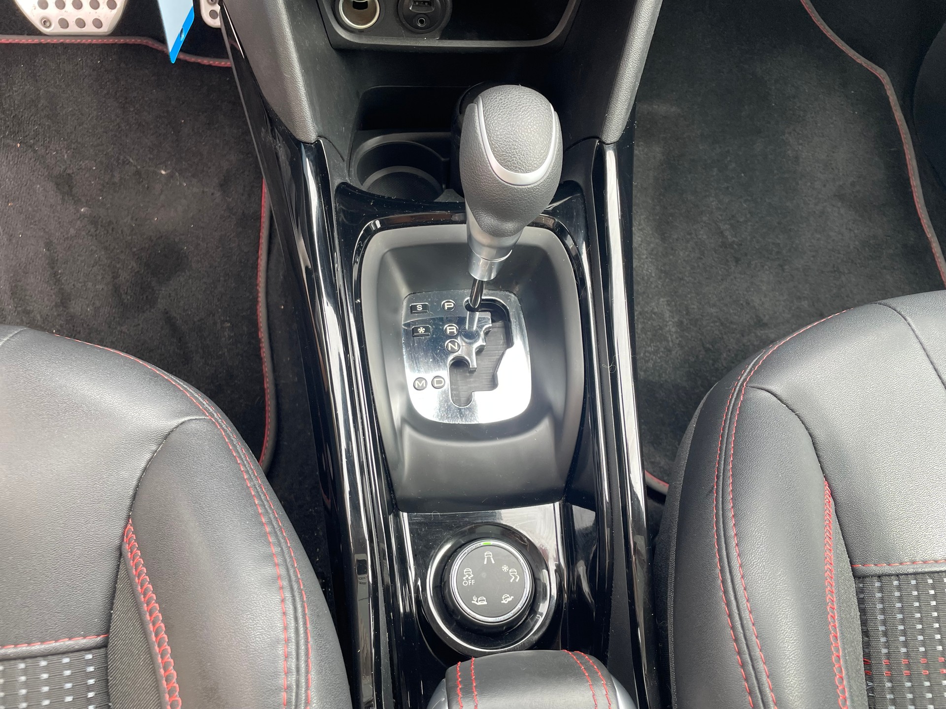 PEUGEOT 2008 1.2 PureTech GT Line EAT6-image-9