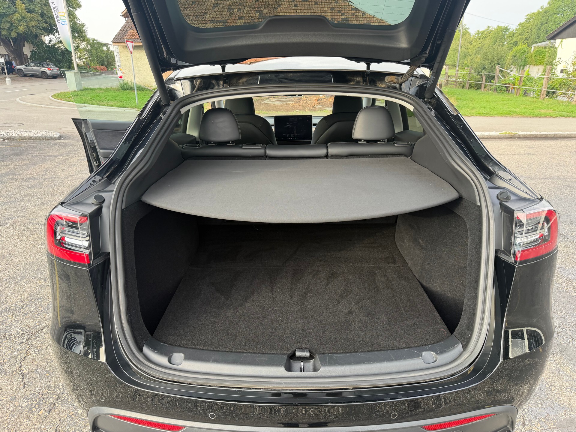 TESLA Model Y Performance-image-18