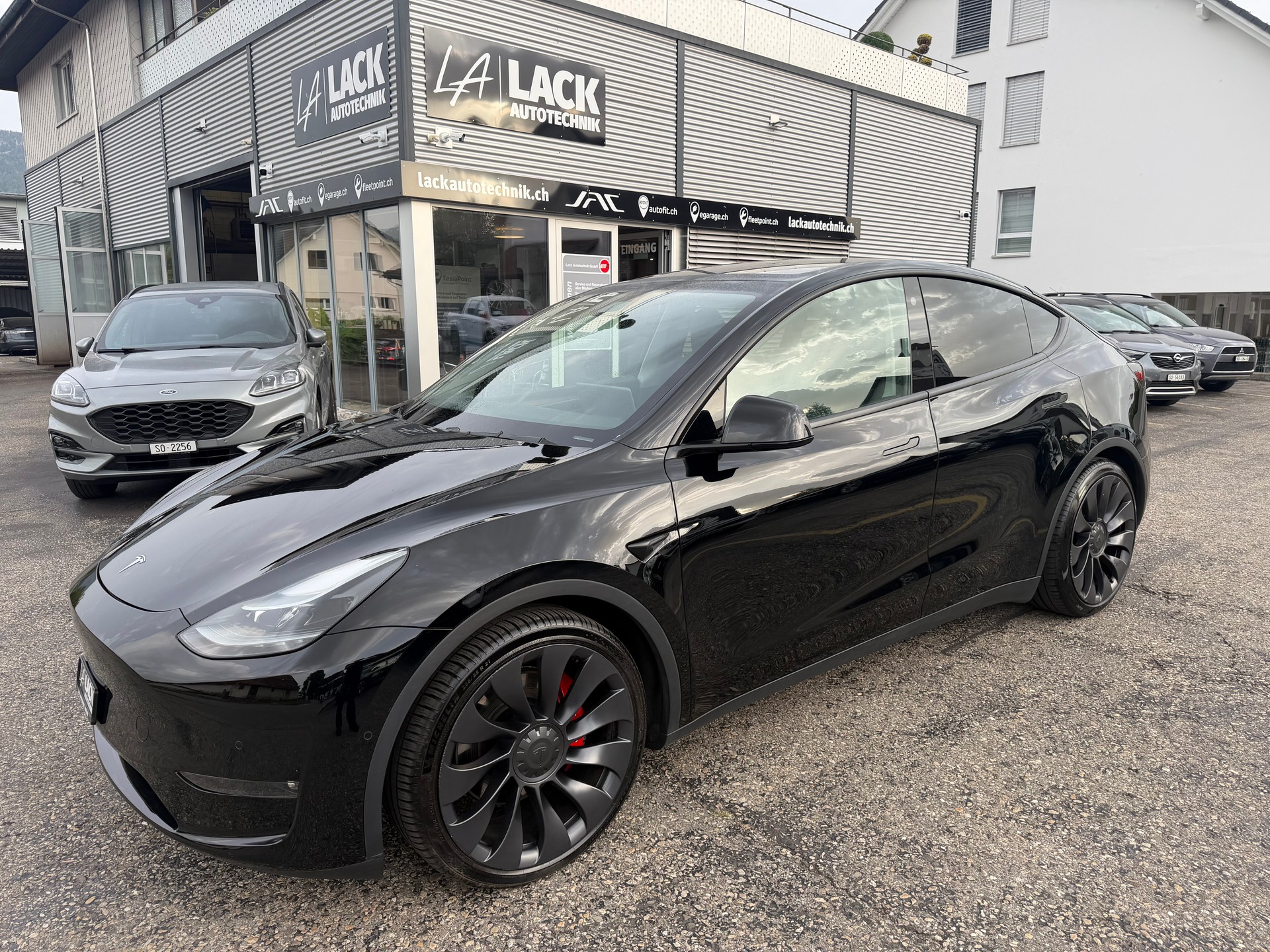 TESLA Model Y Performance